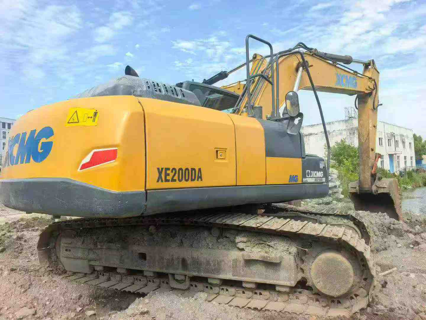 Buy XCMG XE200 Used Excavator / 2 Buy XCMG XE200 Used Excavator / 2