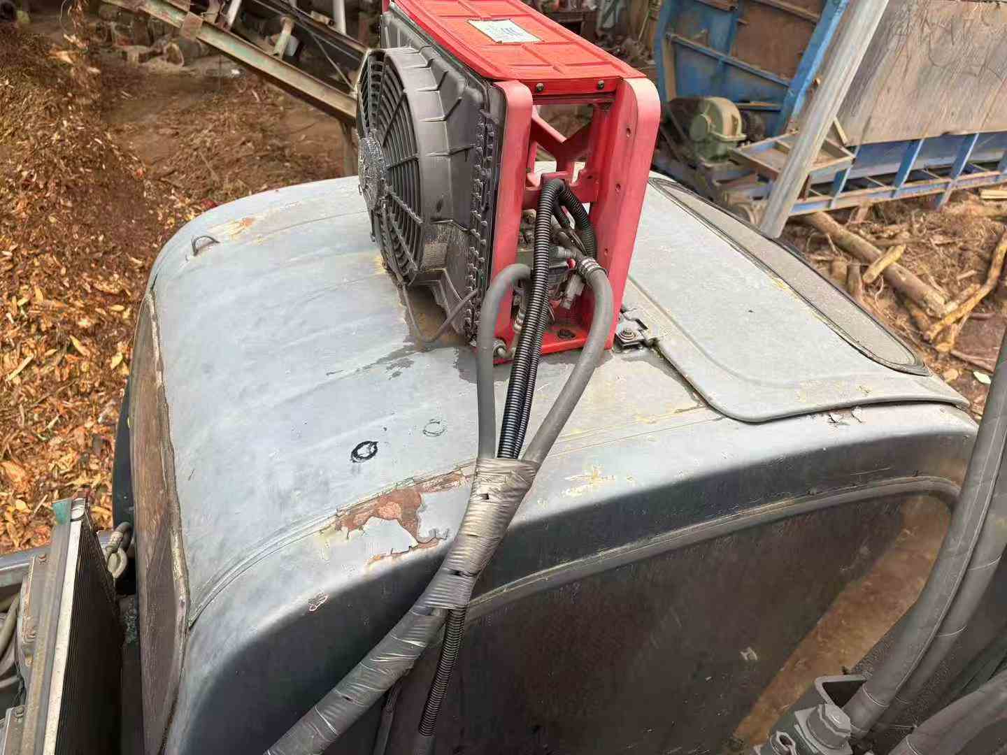 Buy Kobelco SK135 Used Excavator / 9 Buy Kobelco SK135 Used Excavator / 9