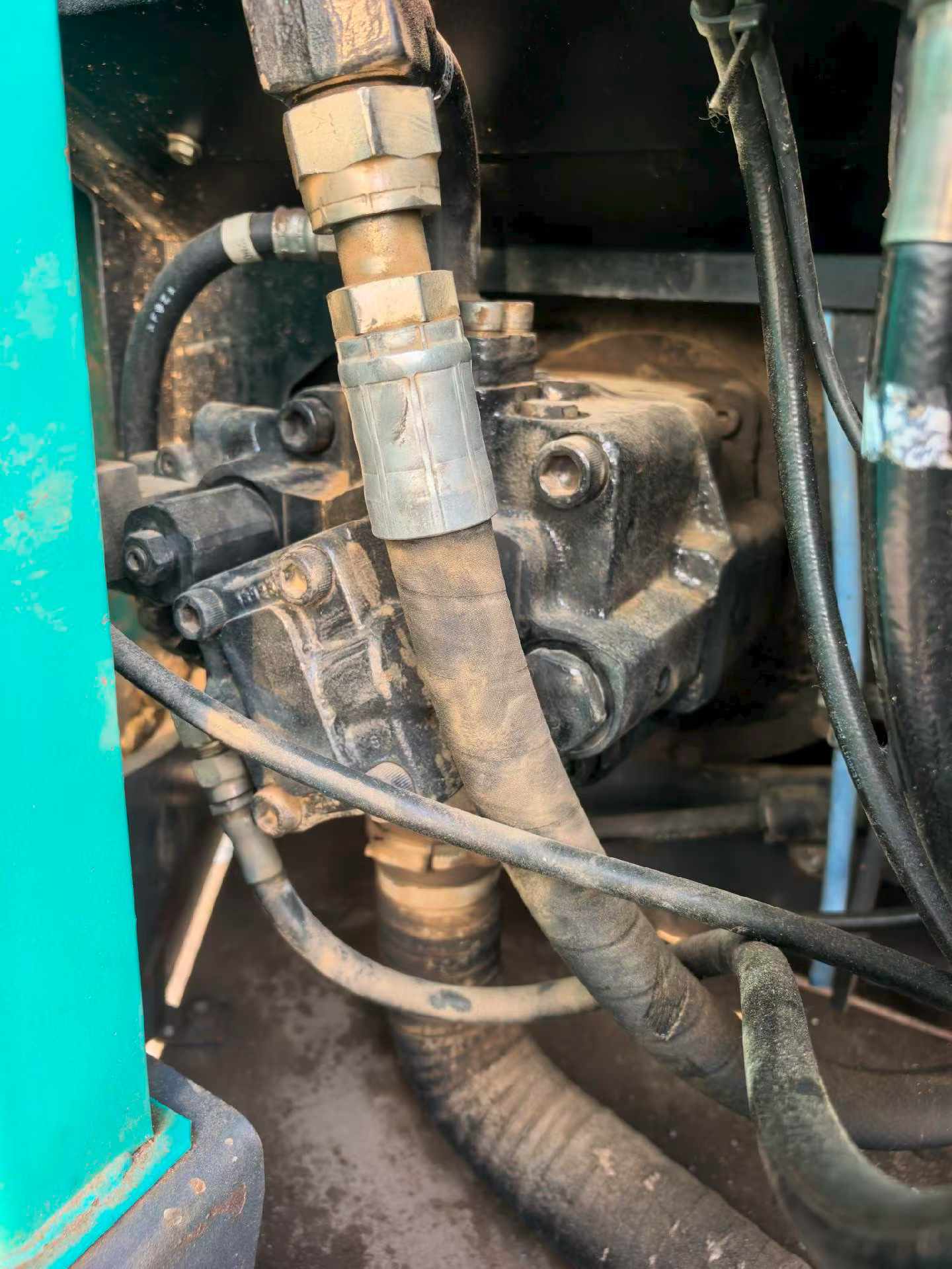 شراء حفارة Kobelco SK75 مستعملة / 7
