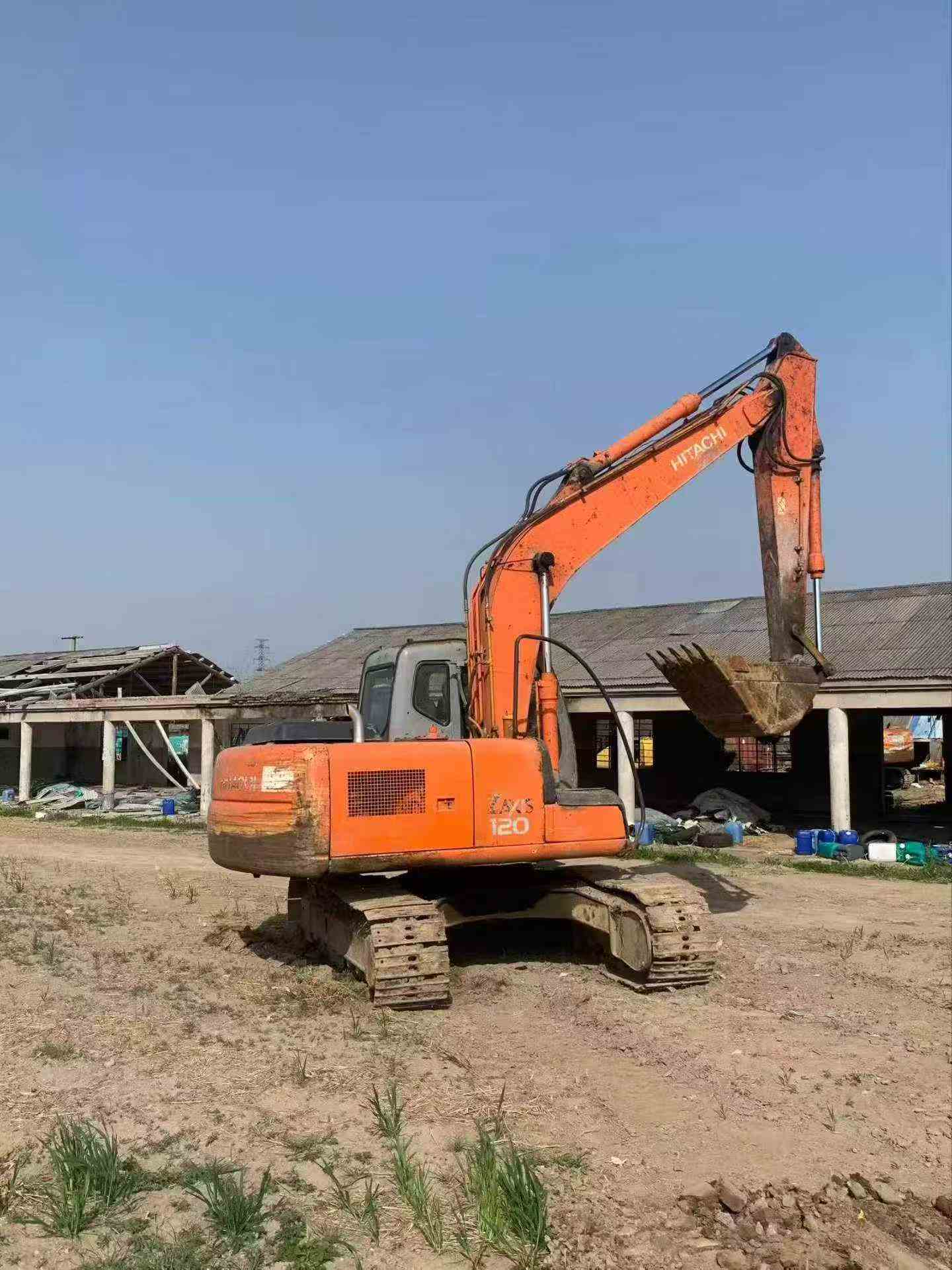 شراء حفارة Hitachi EX120 مستعملة / 2
