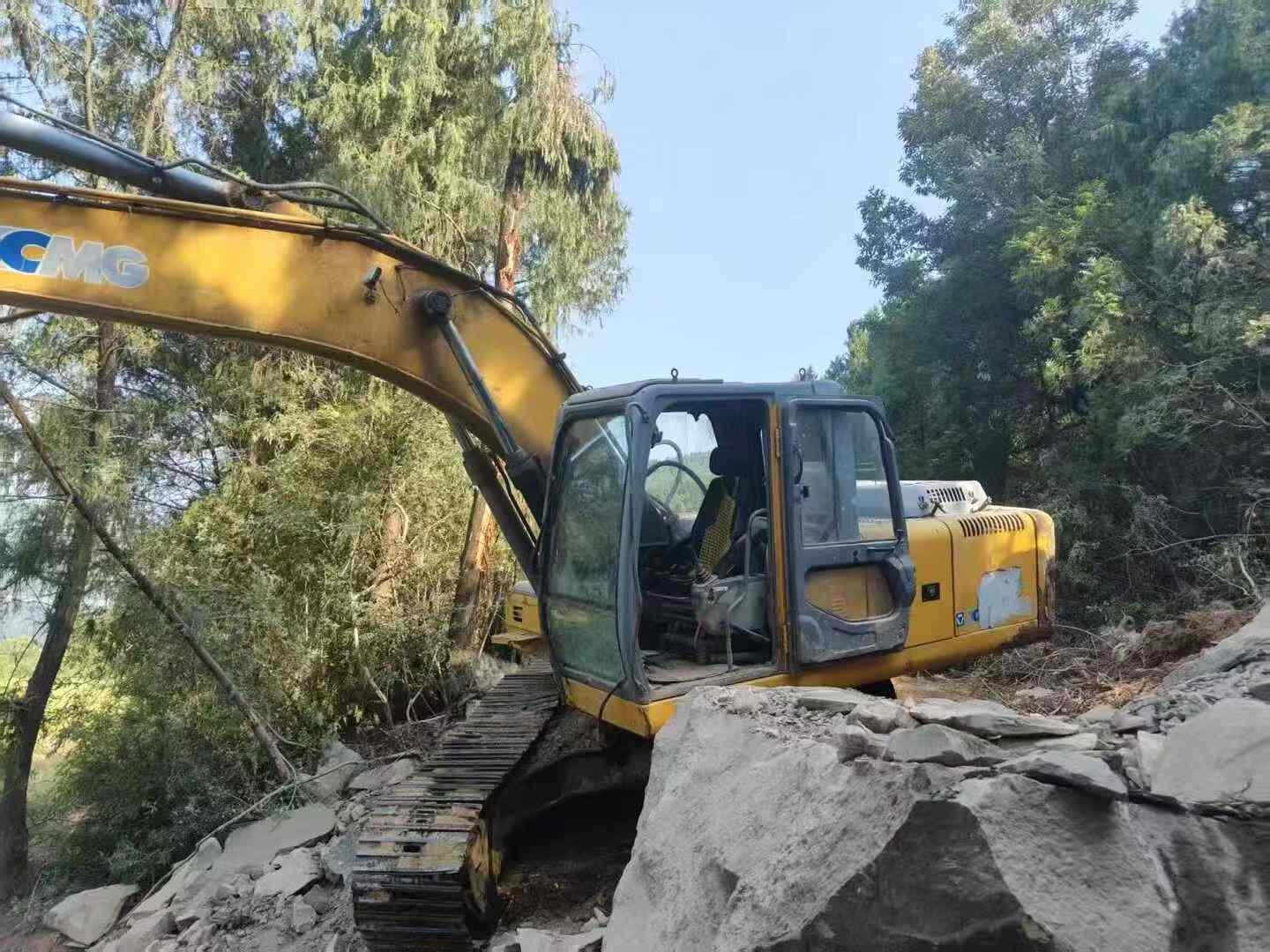 شراء حفارة XCMG XE230 مستعملة / 5
