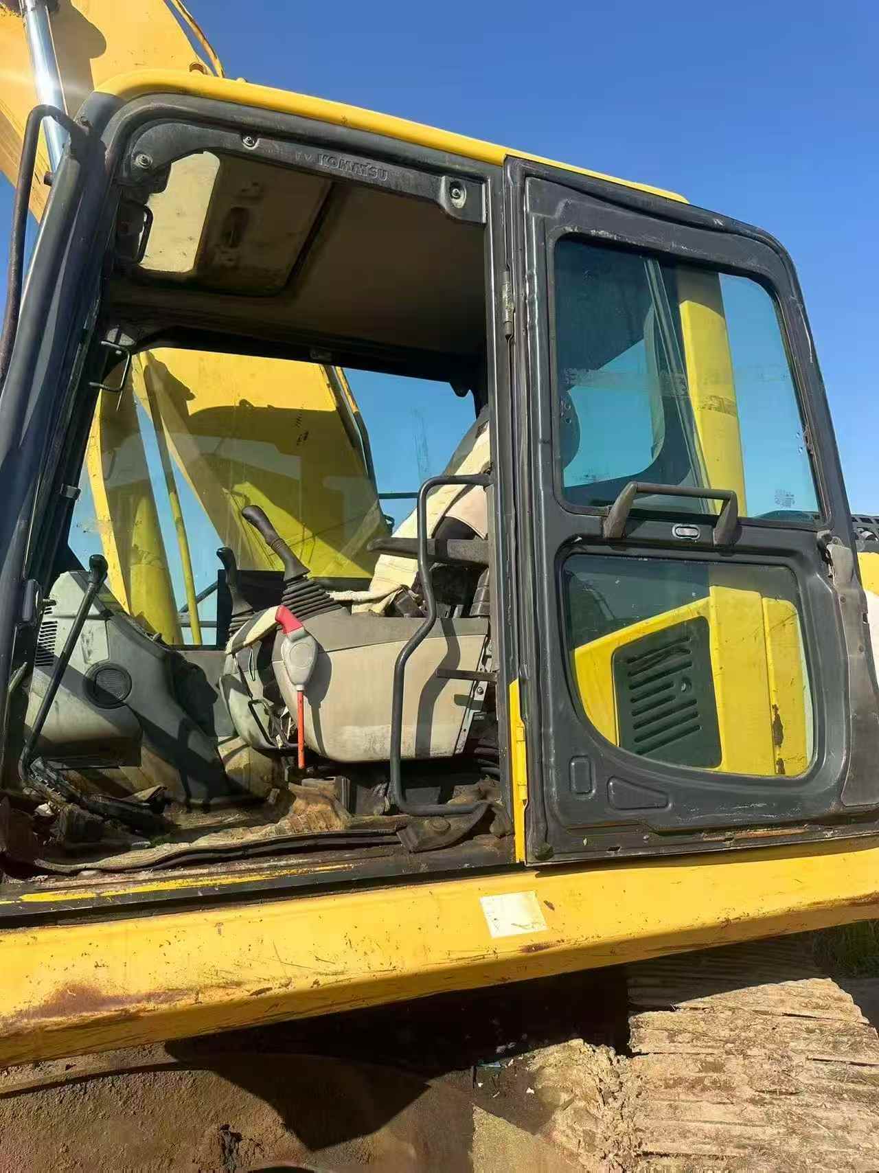 Купить Подержанный Экскаватор Komatsu PC210-8 / 4