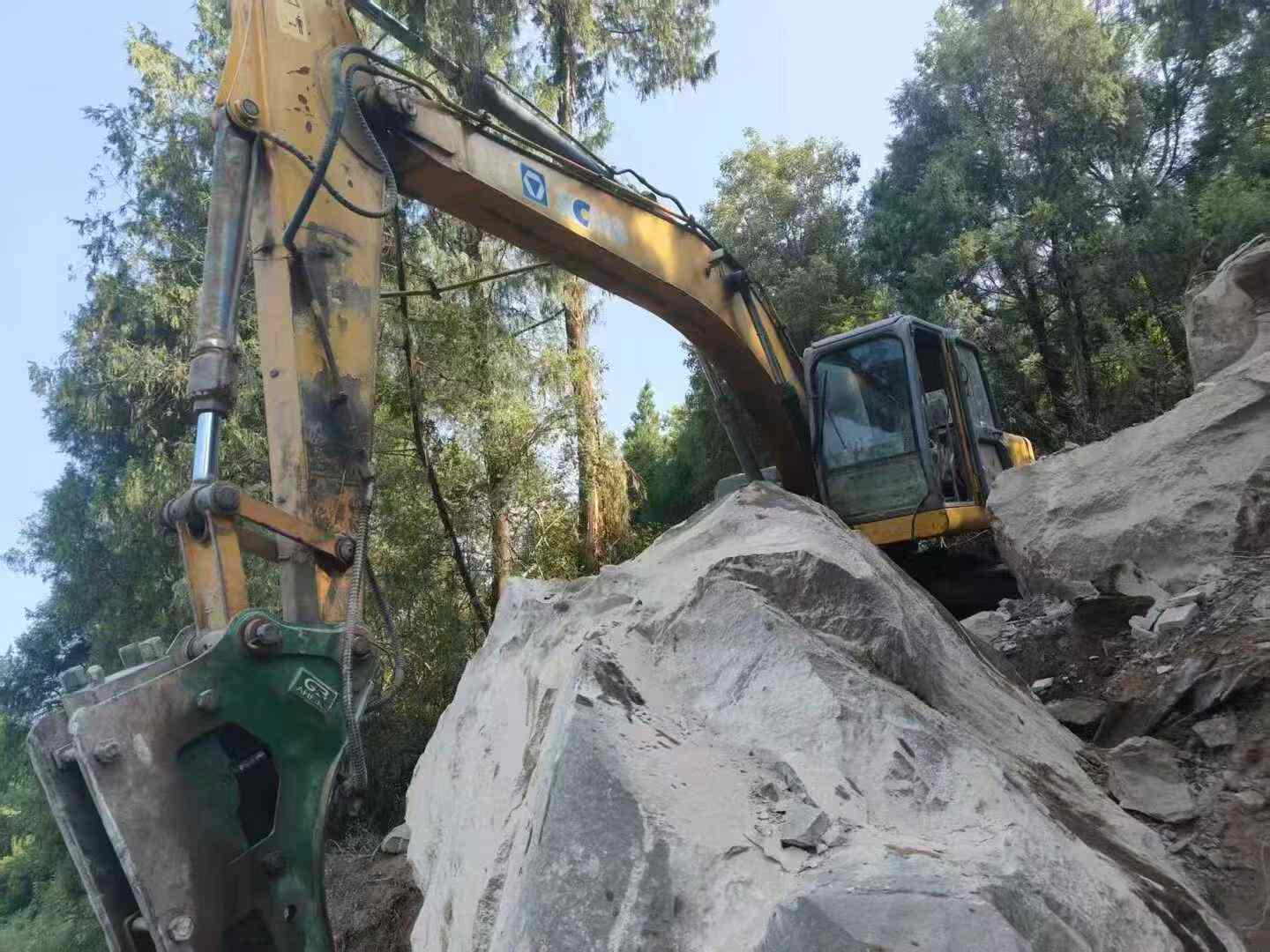 شراء حفارة XCMG XE230 مستعملة / 4