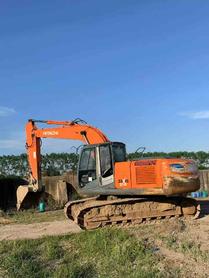 Compre Excavadora Hitachi EX210 Usada / 2 Compre Excavadora Hitachi EX210 Usada / 2