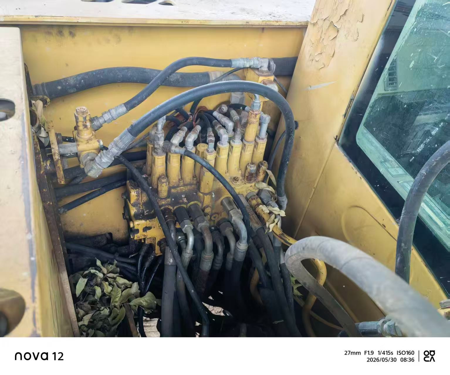 شراء حفارة Caterpillar 307C مستعملة / 3