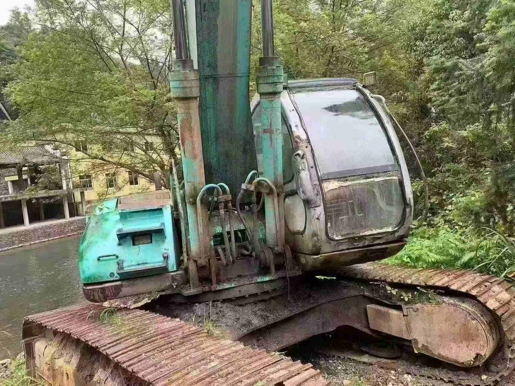 Buy Kobelco SK230 Used Excavator / 2