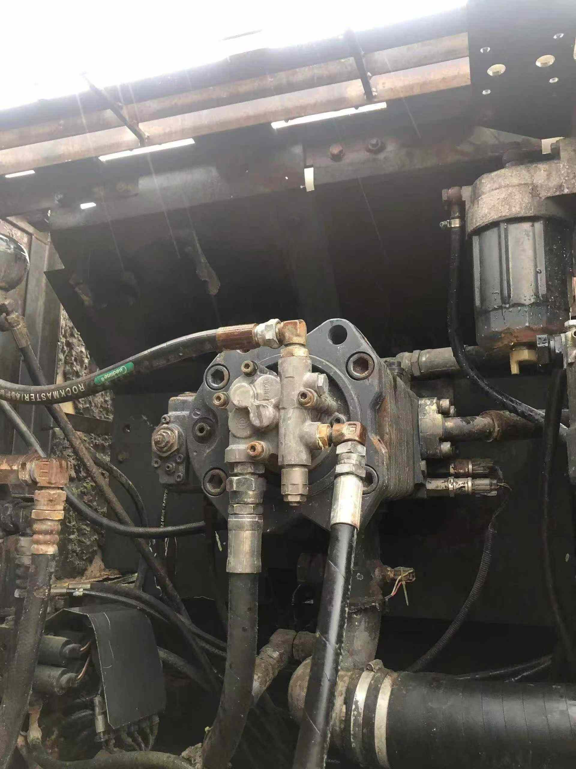 شراء حفارة Sumitomo SH350-5 مستعملة / 4