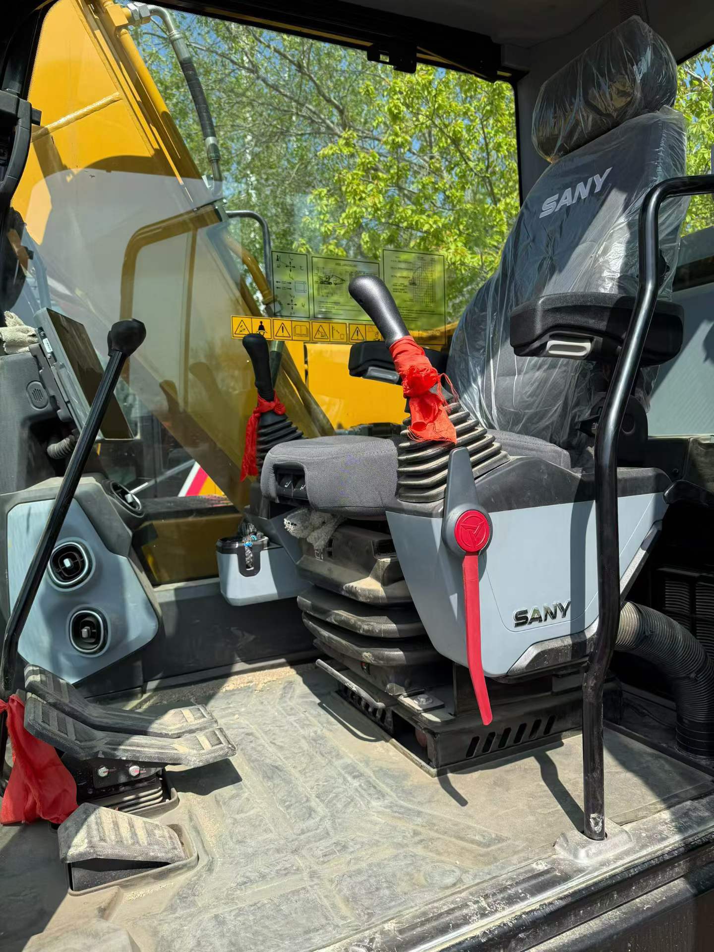 Buy Sany SY135 Used Excavator / 2 Buy Sany SY135 Used Excavator / 2
