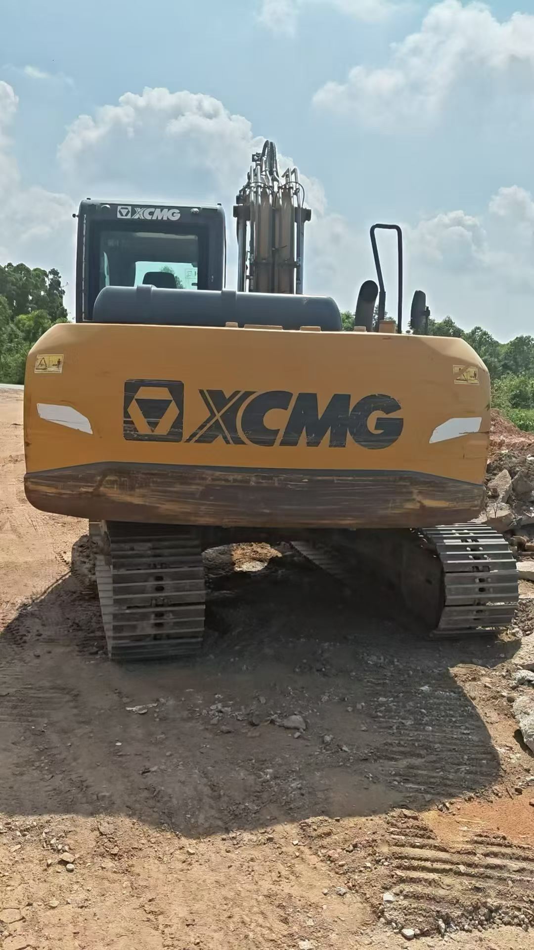 شراء حفارة XCMG XE135B مستعملة / 3