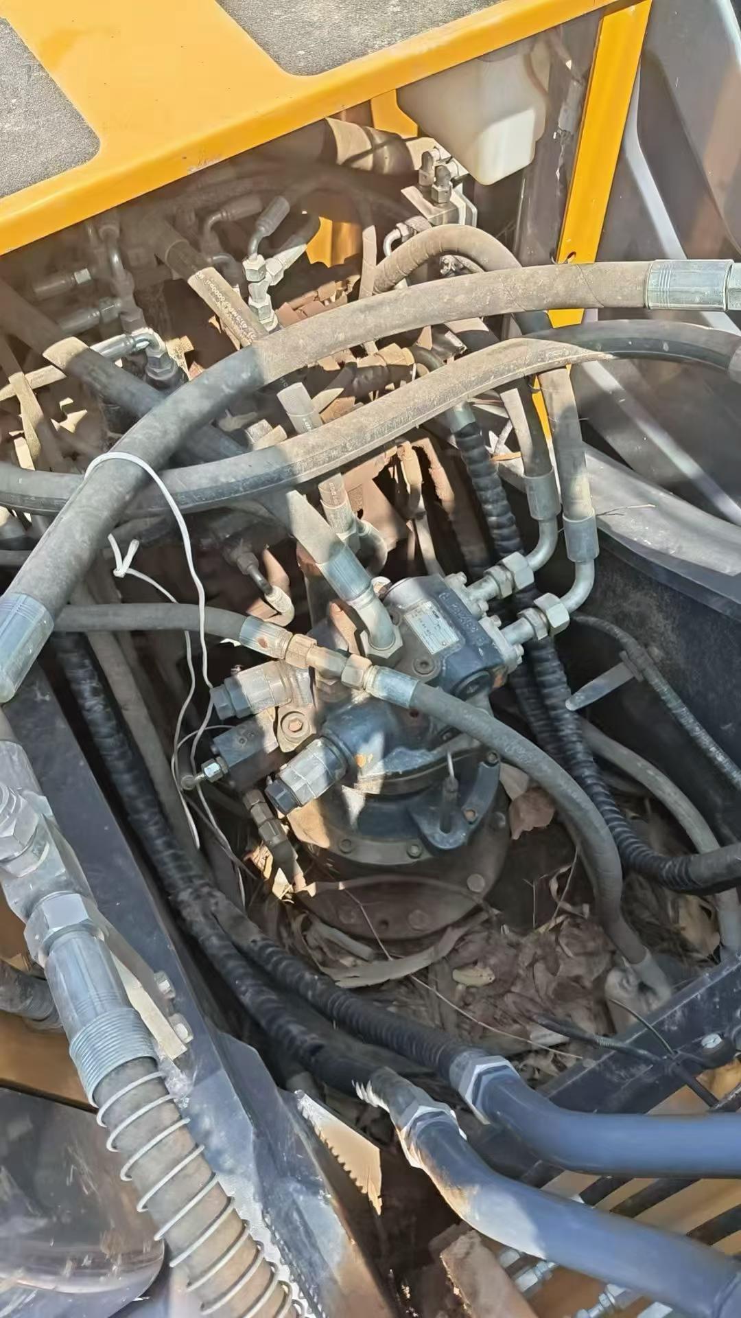شراء حفارة XCMG XE135B مستعملة / 6