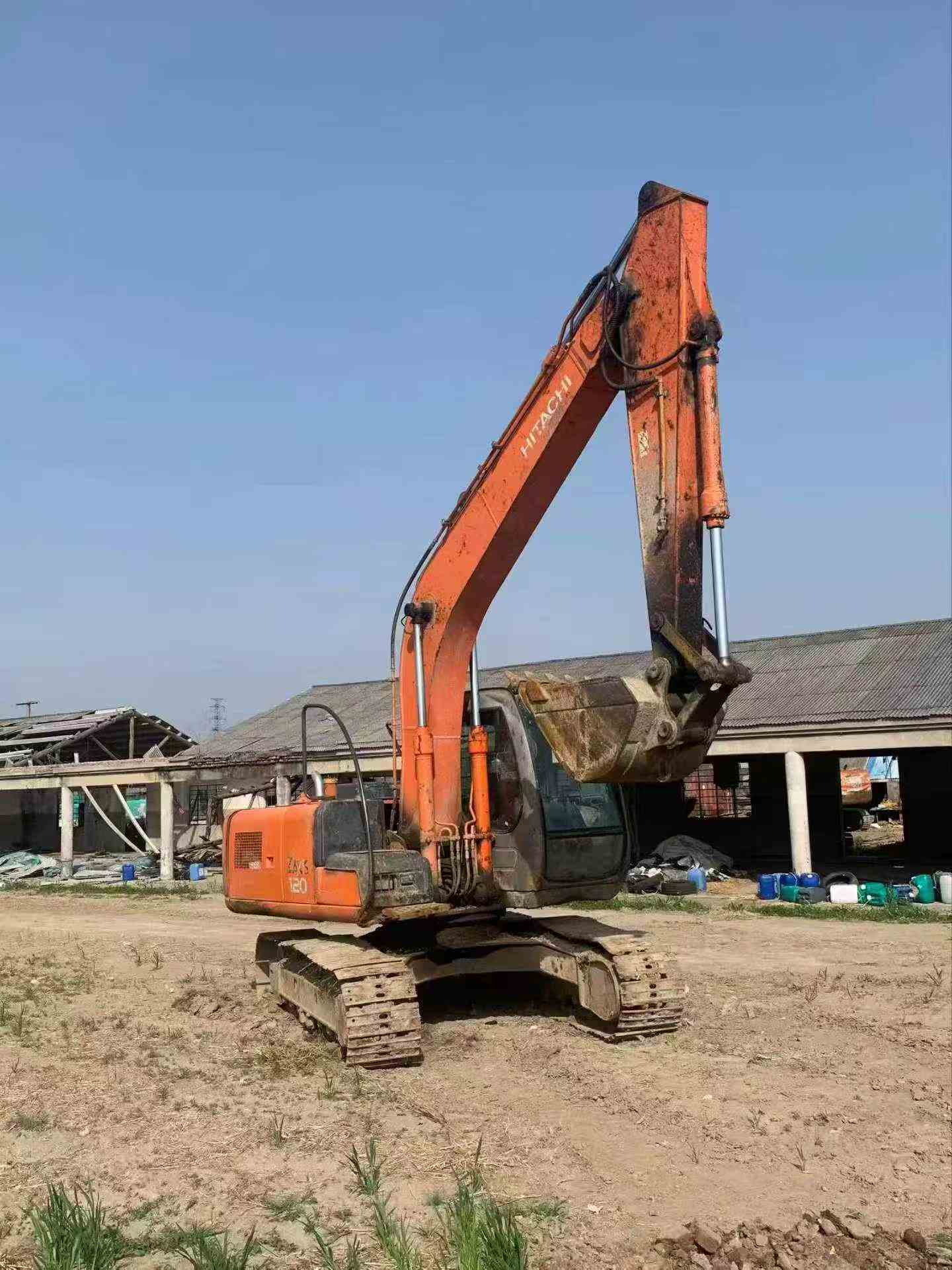 شراء حفارة Hitachi EX120 مستعملة / 4