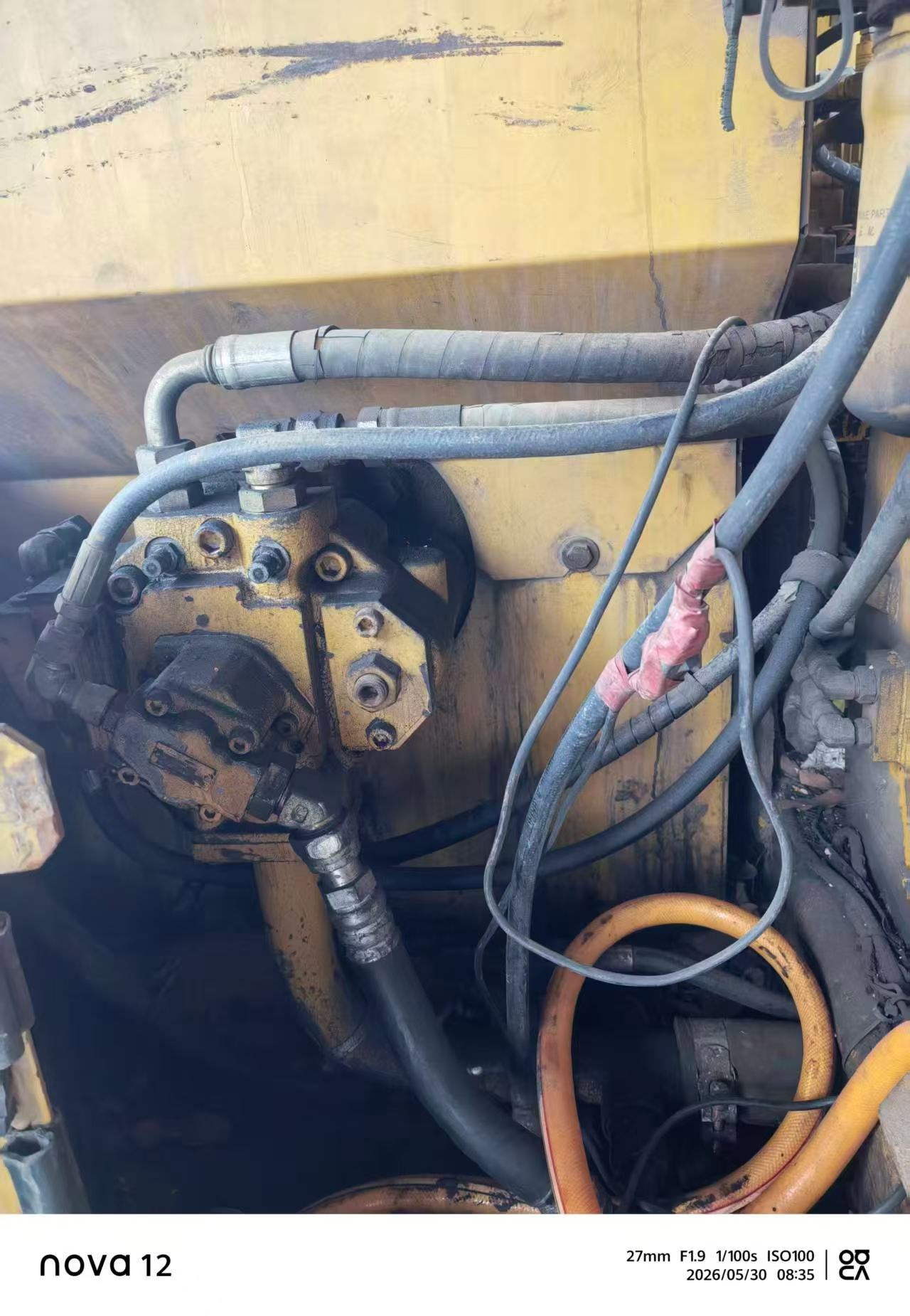 شراء حفارة Caterpillar 307C مستعملة / 8