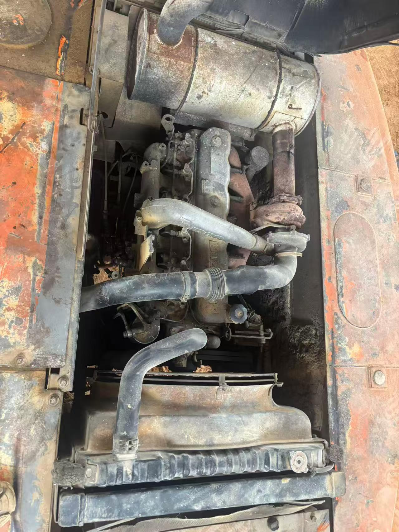 شراء حفارة Hitachi EX200-5 مستعملة / 4