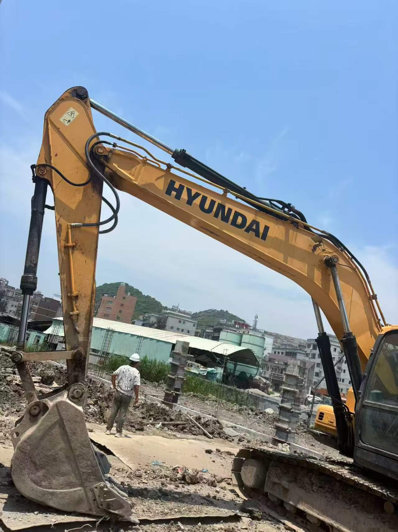 Buy Hyundai R215-7 Used Excavator / 8