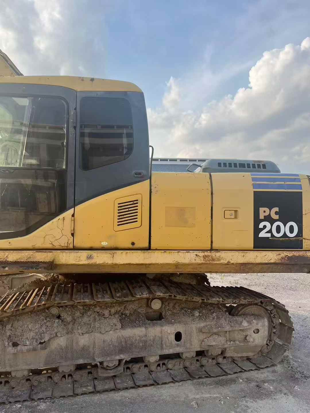 Buy Komatsu PC200-7 Used Excavator / 2