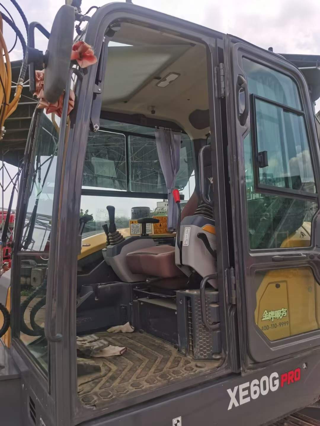 شراء حفارة XCMG XE60G مستعملة / 6