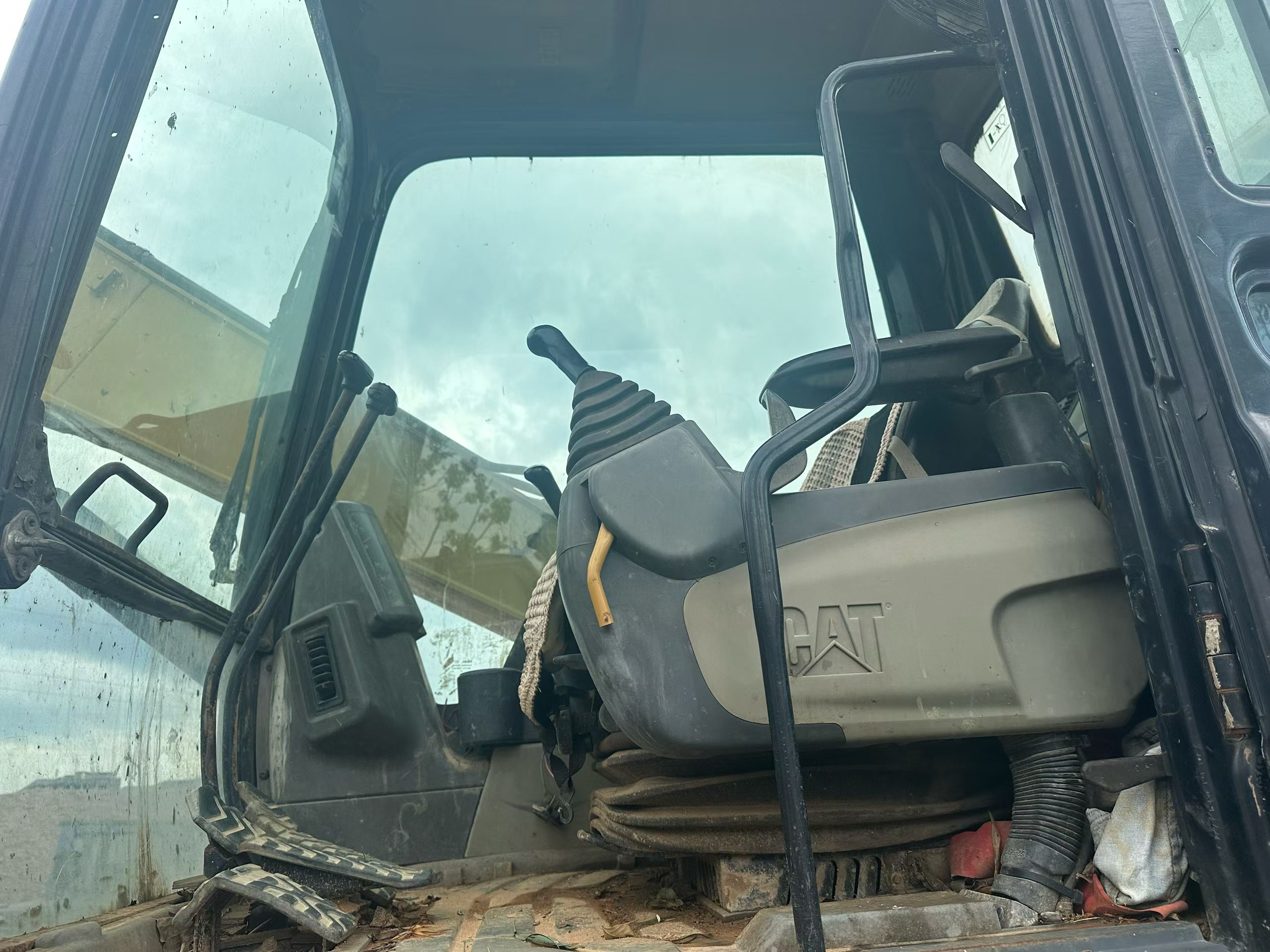Buy Caterpillar 307B Used Excavator / 5 Buy Caterpillar 307B Used Excavator / 5
