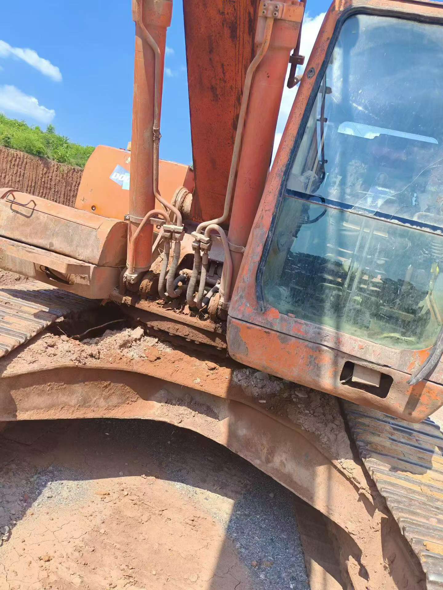 شراء حفارة Doosan DH225-7 مستعملة / 6