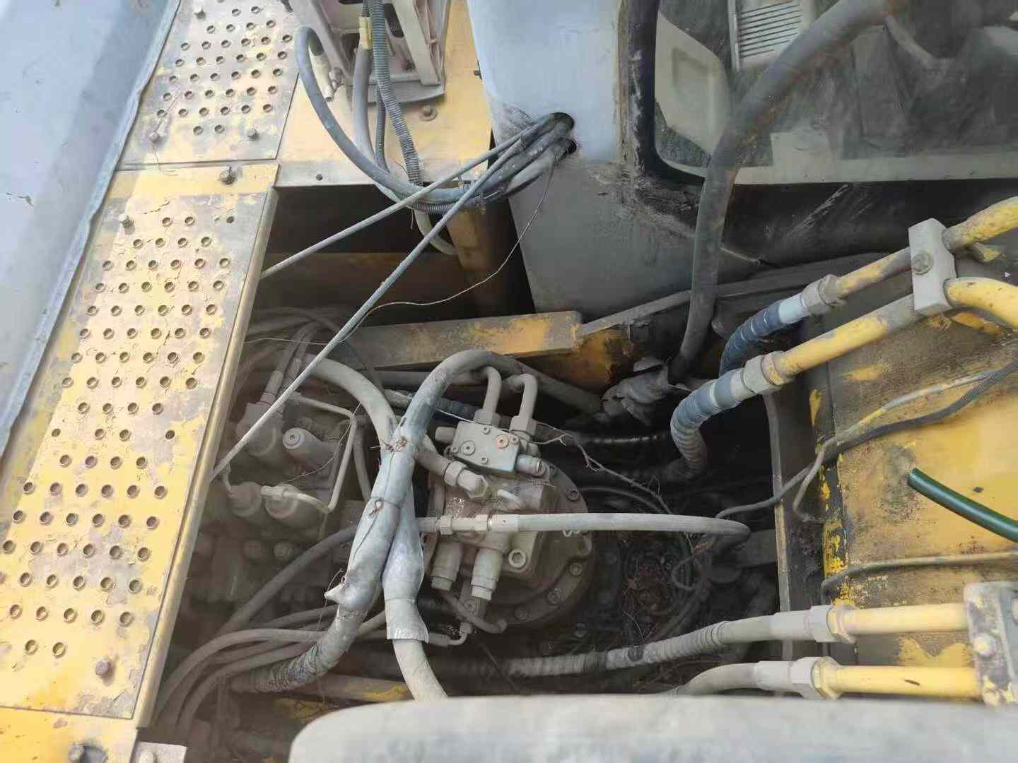 شراء حفارة XCMG XE230 مستعملة / 2