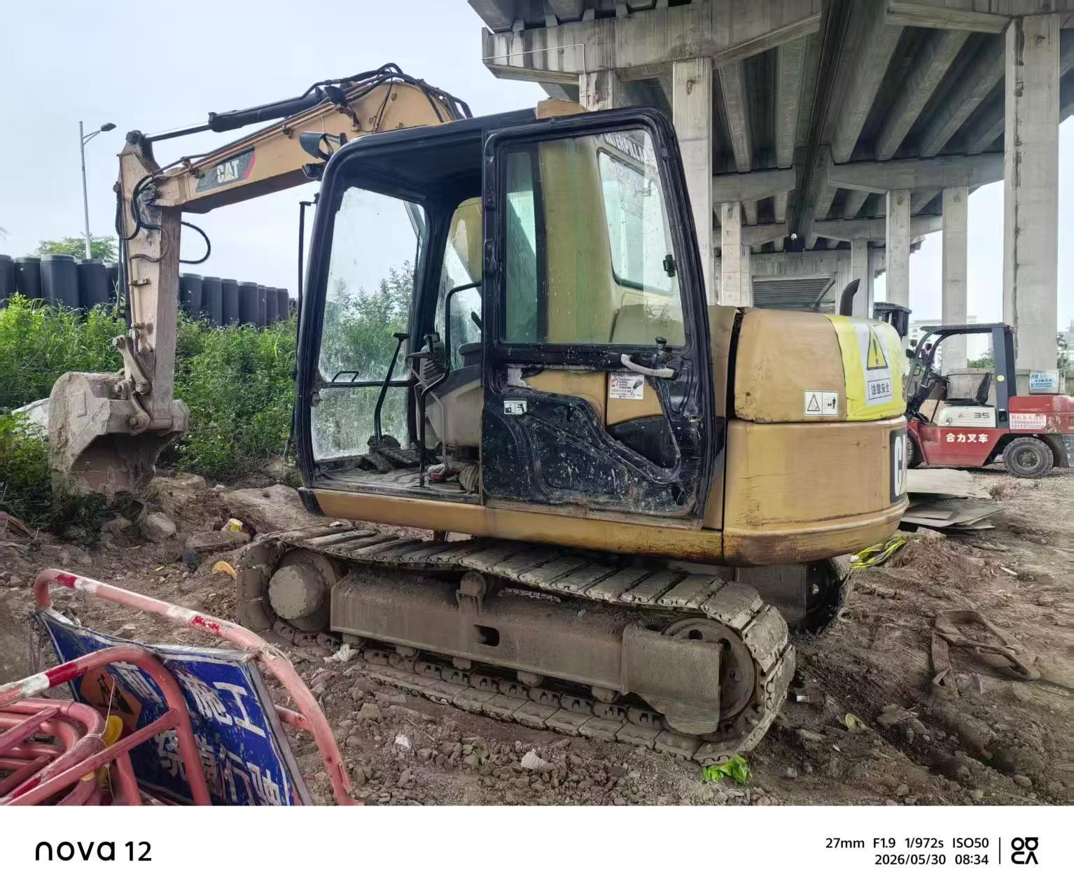 شراء حفارة Caterpillar 307C مستعملة / 2