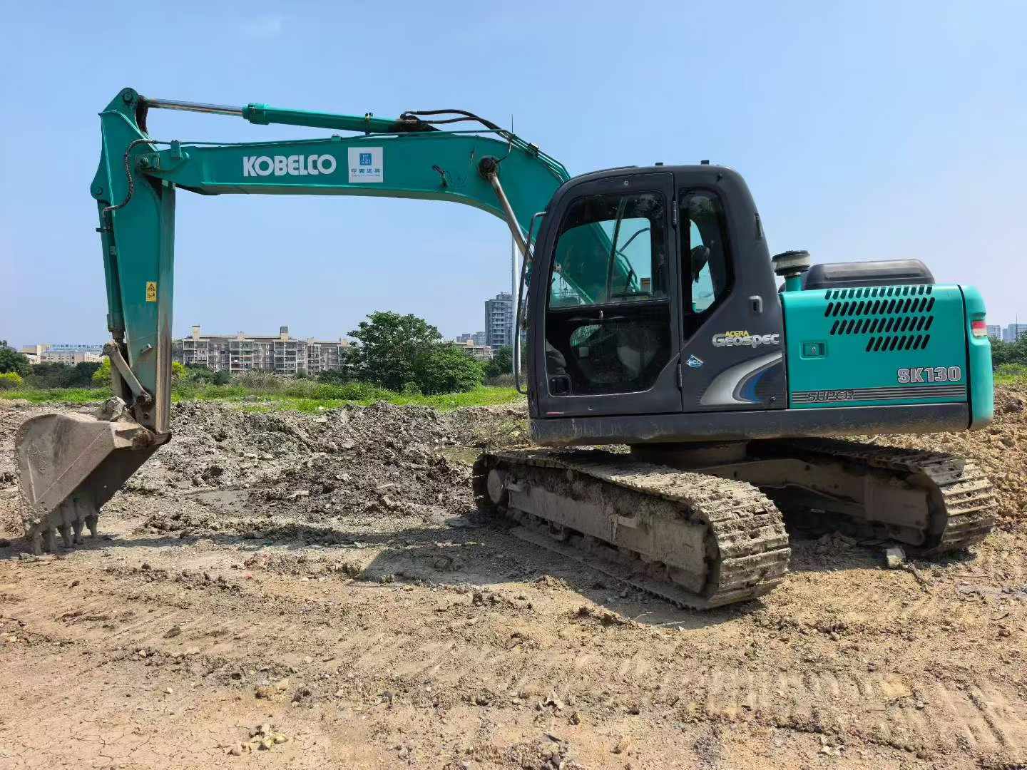 شراء حفارة Kobelco SK135 مستعملة / 8