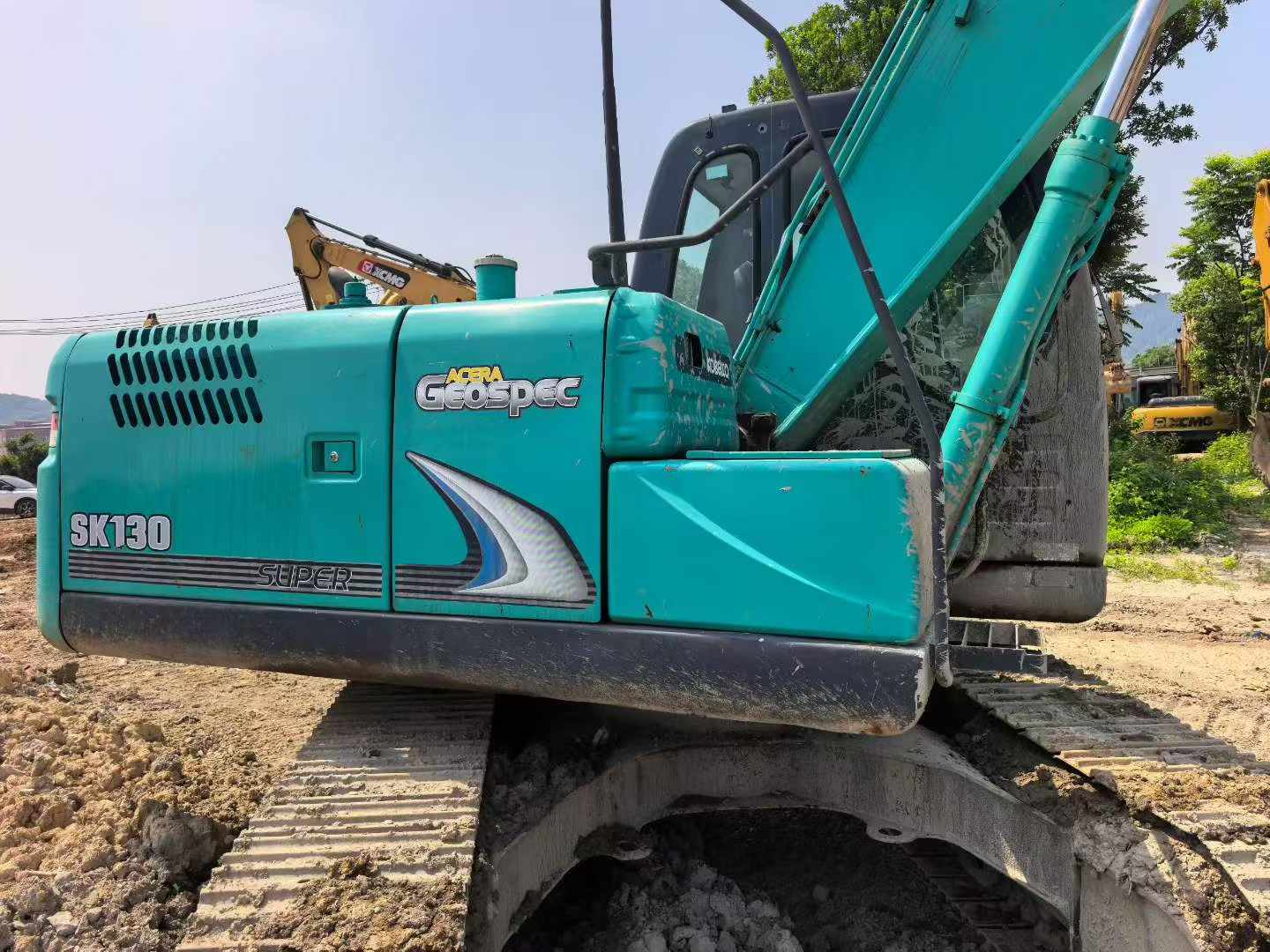 شراء حفارة Kobelco SK135 مستعملة / 2