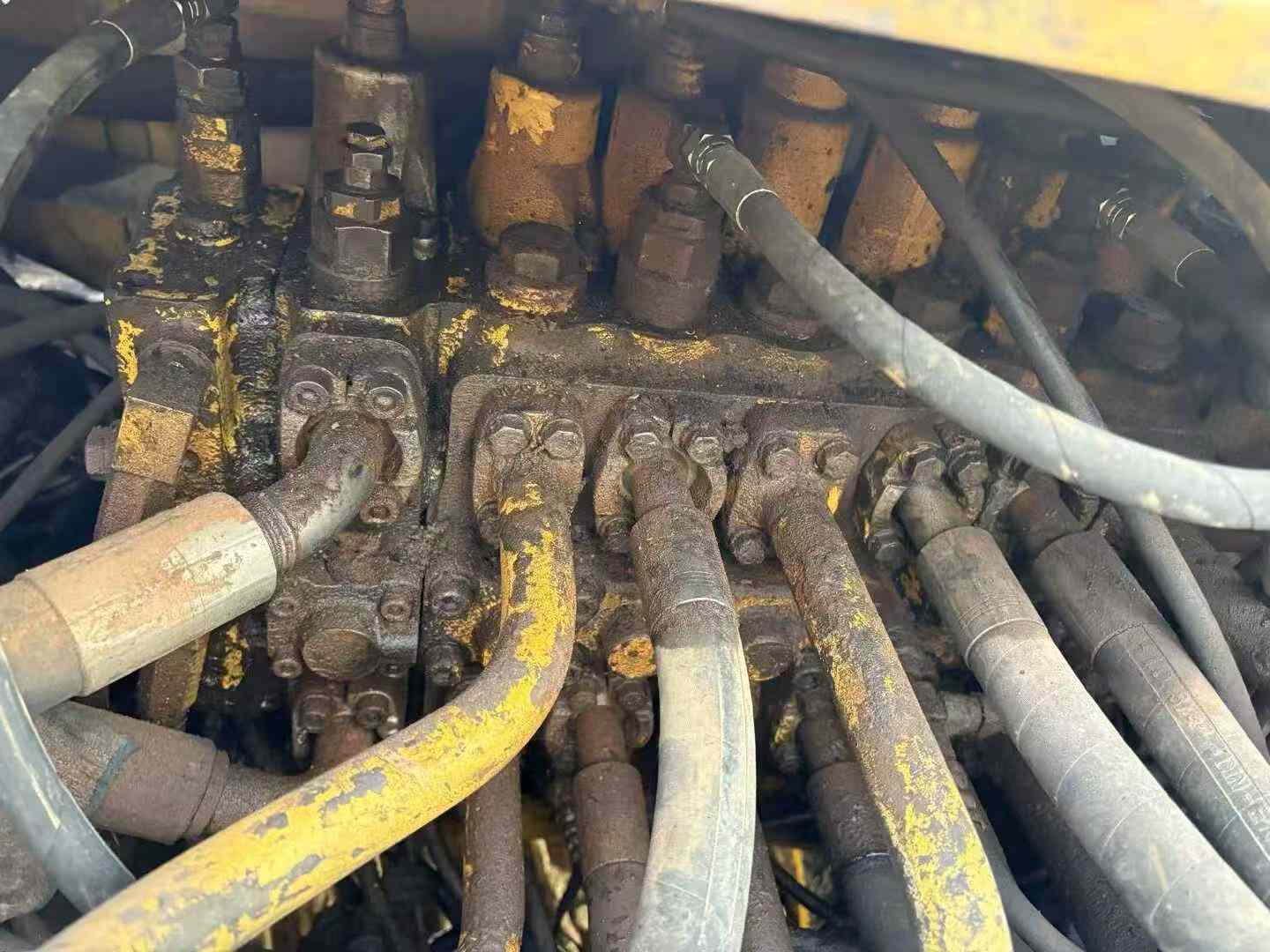 Buy Komatsu PC200 Used Excavator / 8