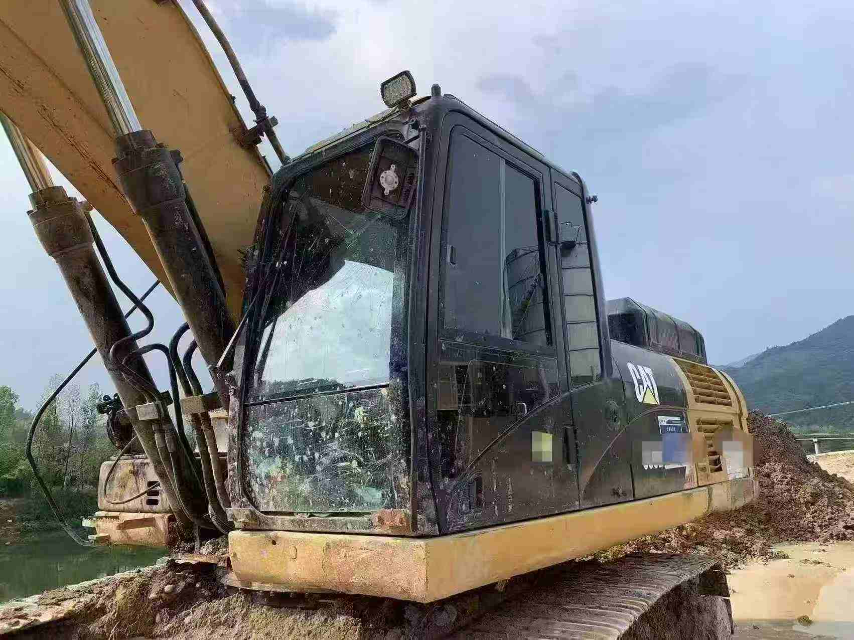 Compre Escavadeira Caterpillar 336E Usada / 3