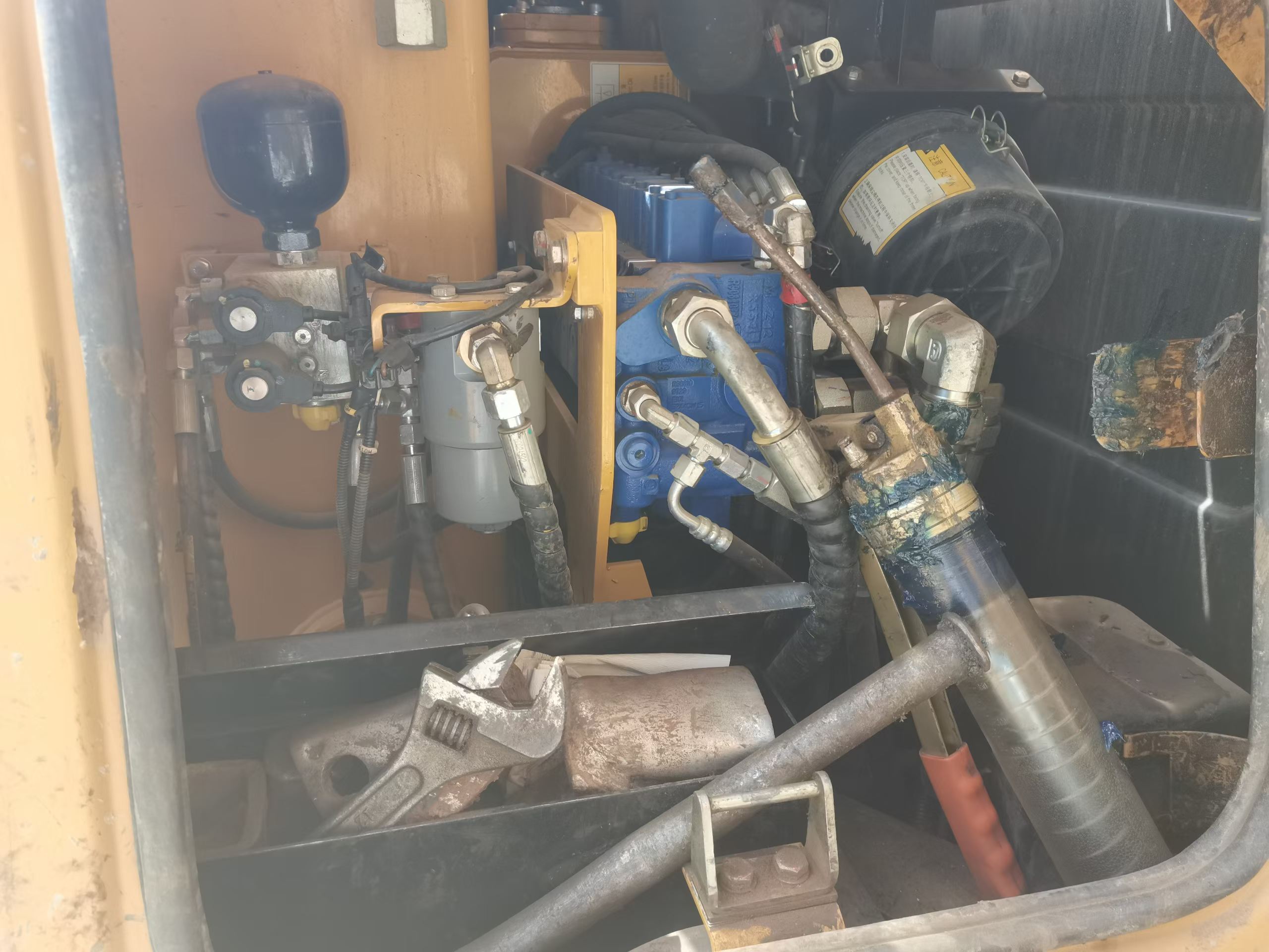 Buy Sany SY60 Used Excavator / 6 Buy Sany SY60 Used Excavator / 6