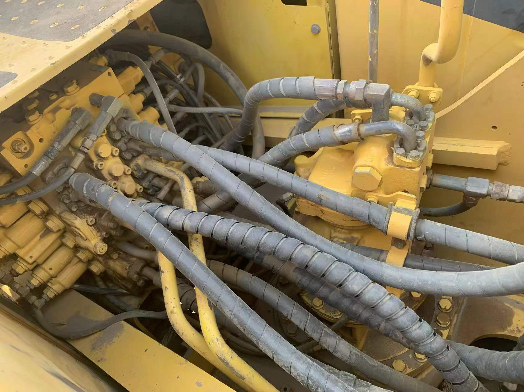 Buy Komatsu PC220 Used Excavator / 6 Buy Komatsu PC220 Used Excavator / 6