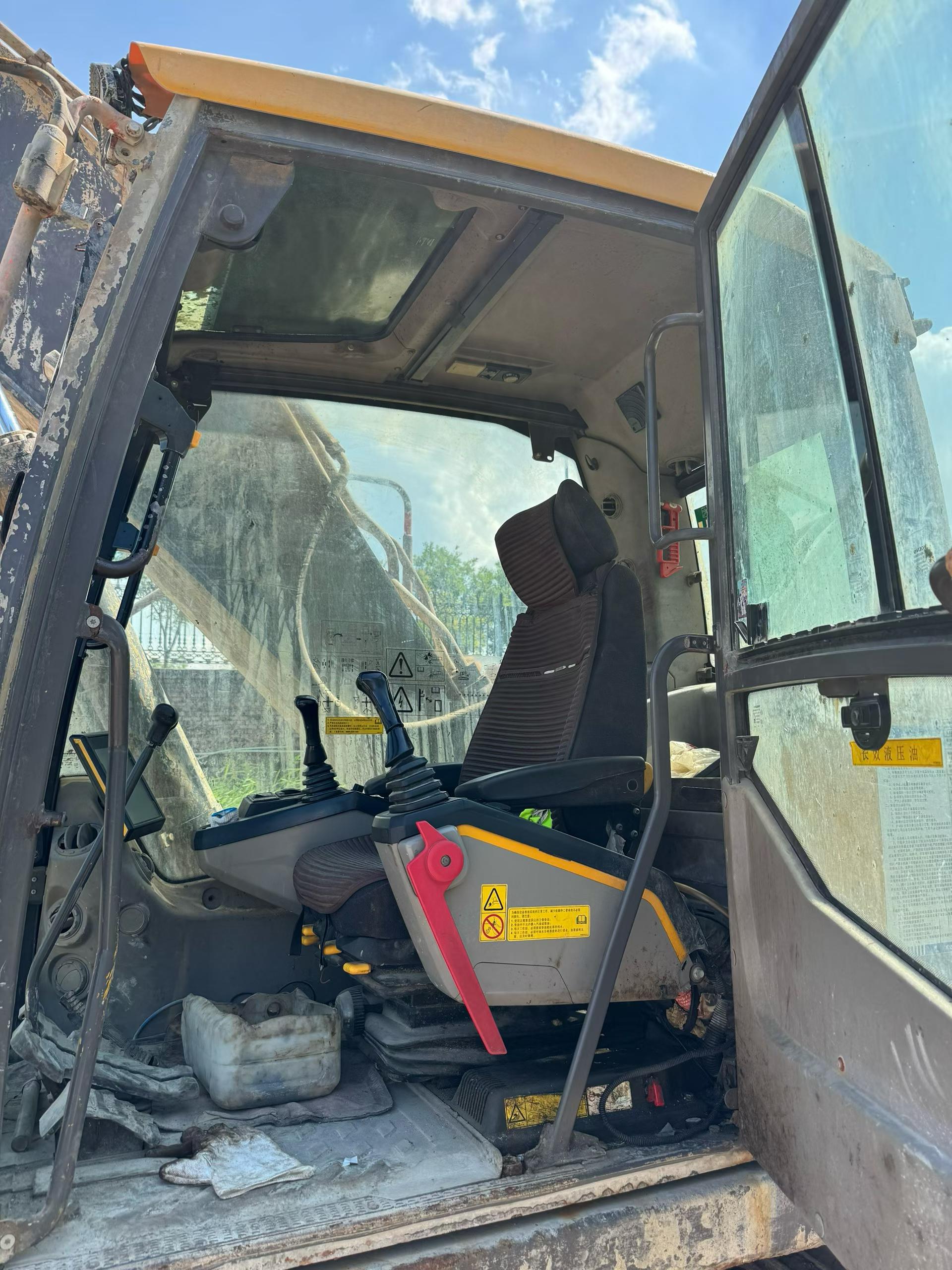 Buy Volvo EC200 Used Excavator / 4 Buy Volvo EC200 Used Excavator / 4