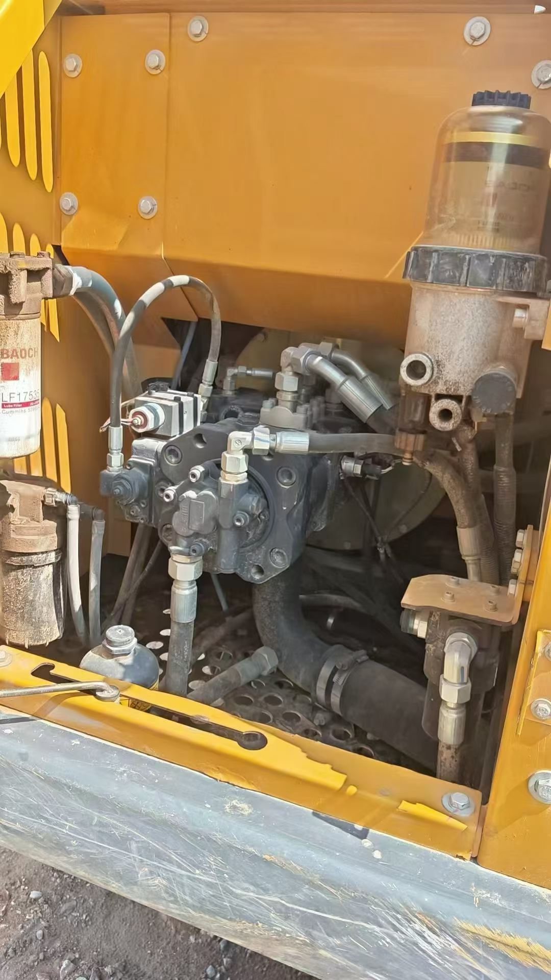 شراء حفارة XCMG XE135B مستعملة / 7