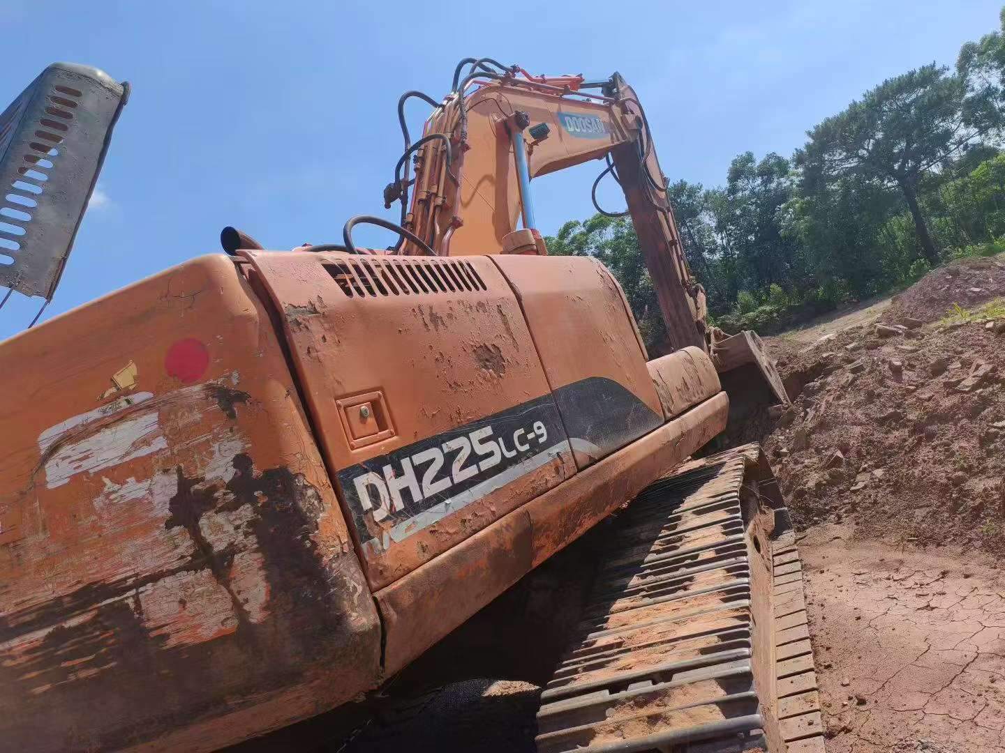 شراء حفارة Doosan DH225-7 مستعملة / 3
