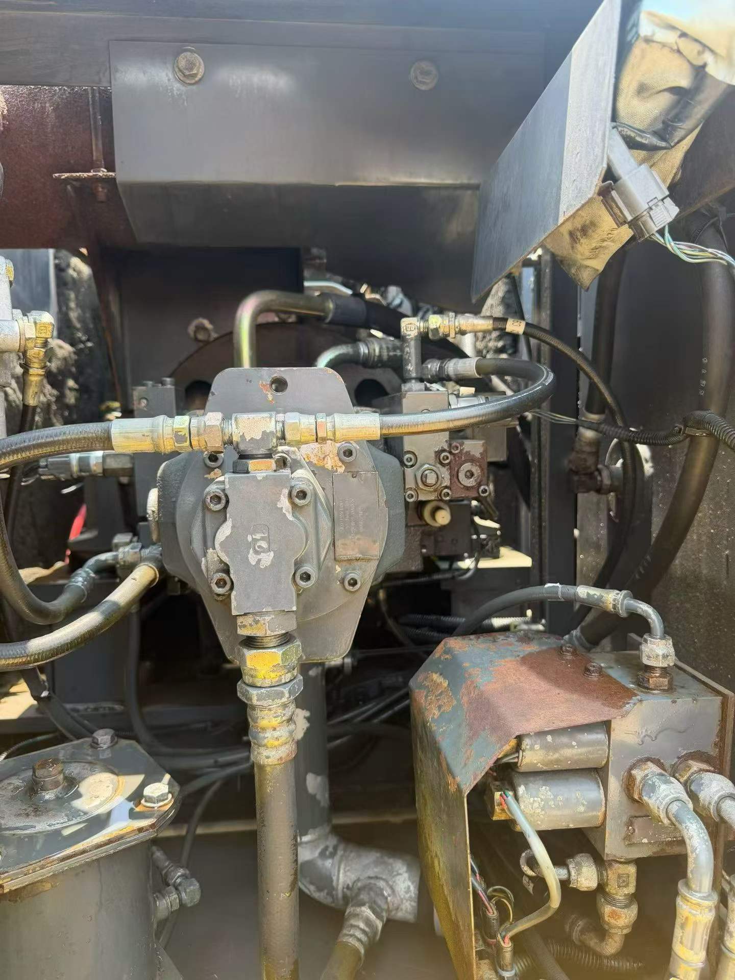 شراء حفارة Sumitomo SH120 مستعملة / 5