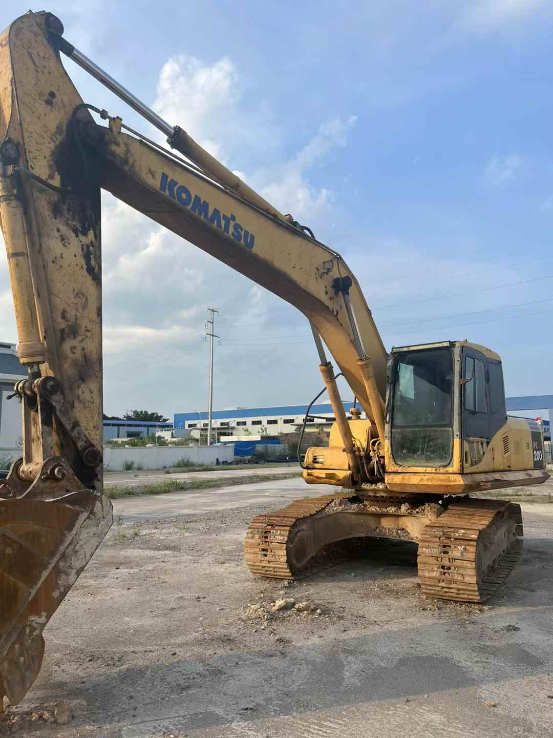 Buy Komatsu PC200-7 Used Excavator / 3