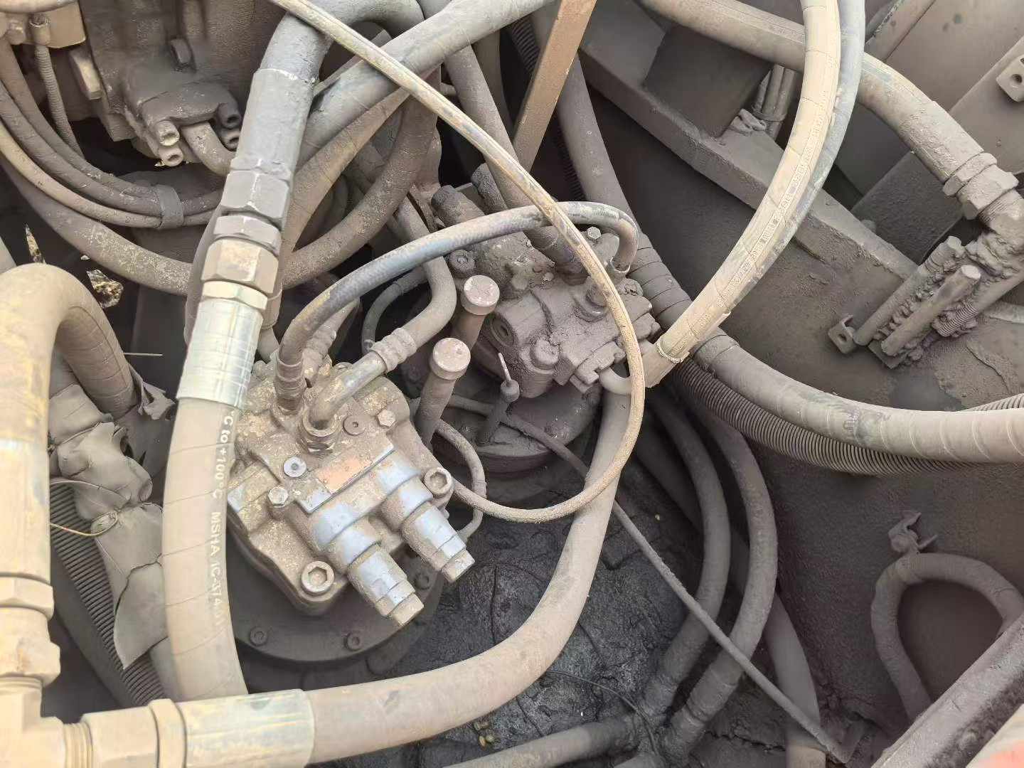 شراء حفارة Hitachi ZX470 مستعملة / 6