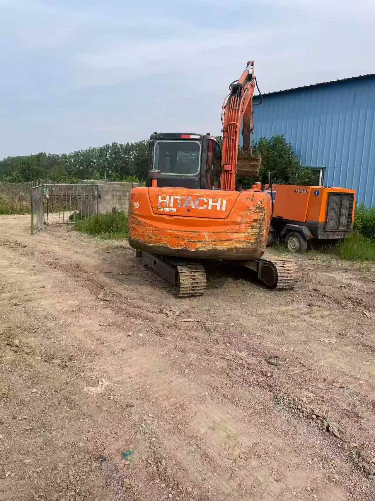 شراء حفارة Hitachi ZX60 مستعملة / 9