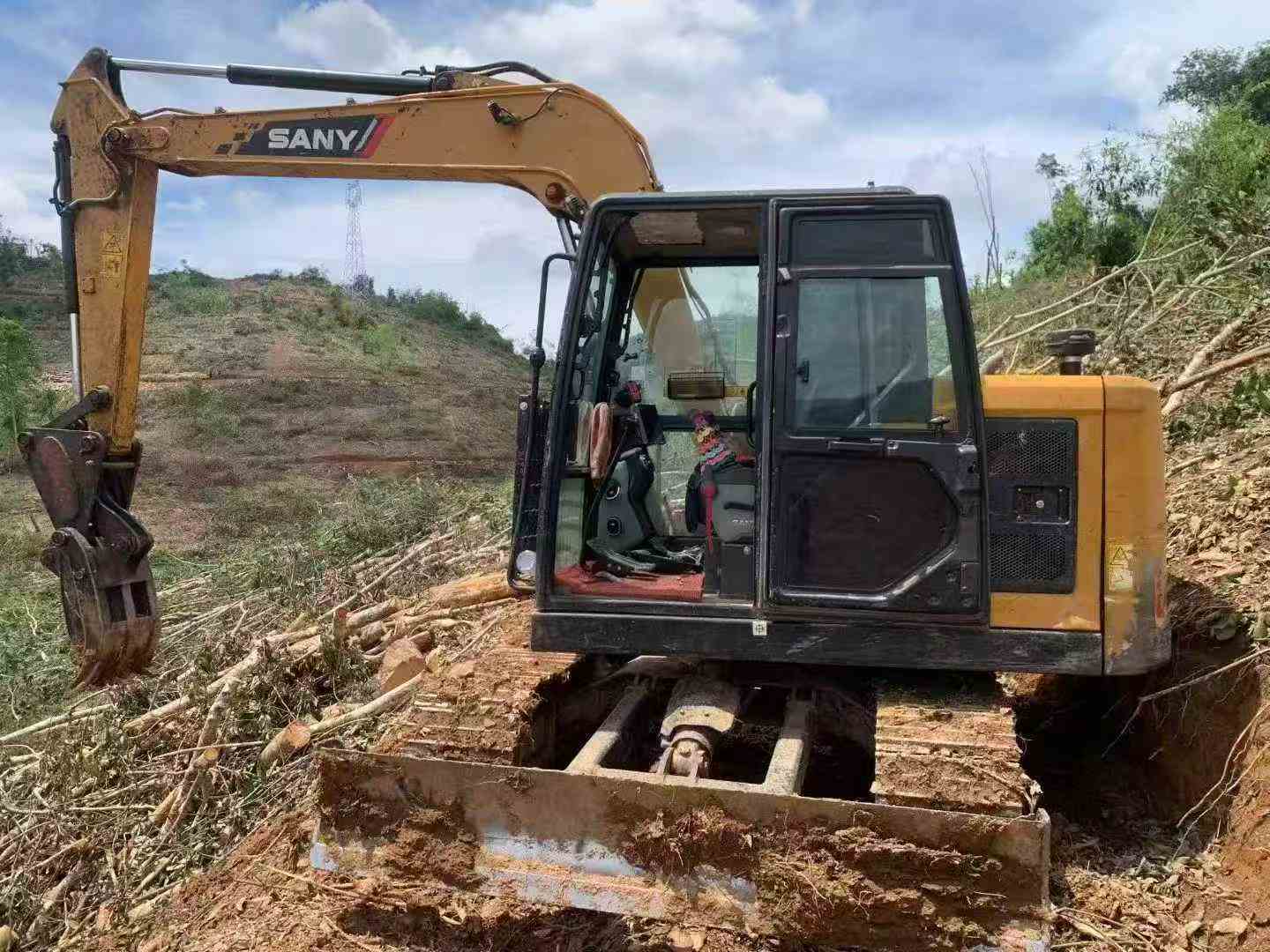 Buy Sany SY75 Used Excavator / 2 Buy Sany SY75 Used Excavator / 2