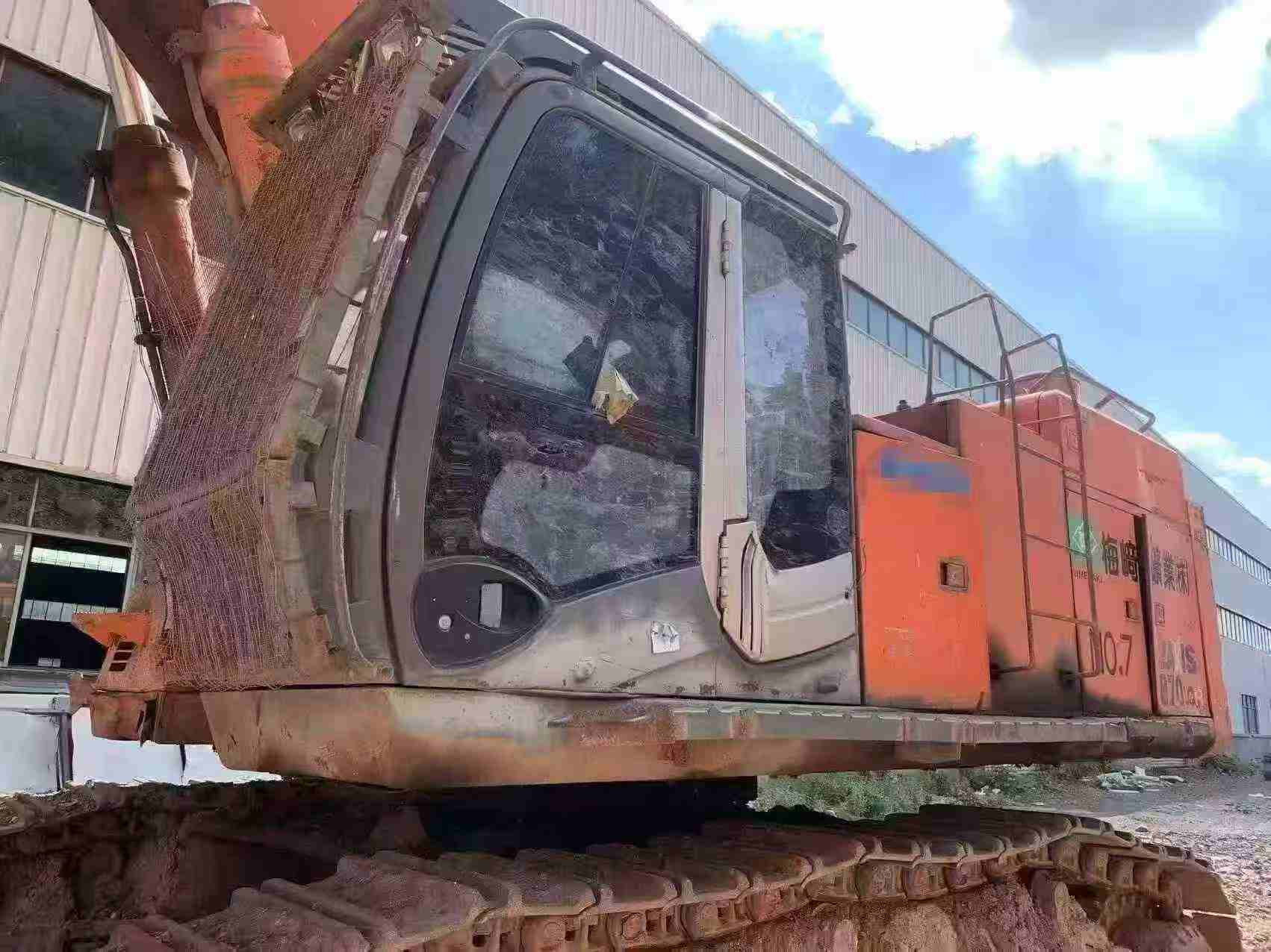 Buy Hitachi ZX670LC-5B Used Excavator / 2