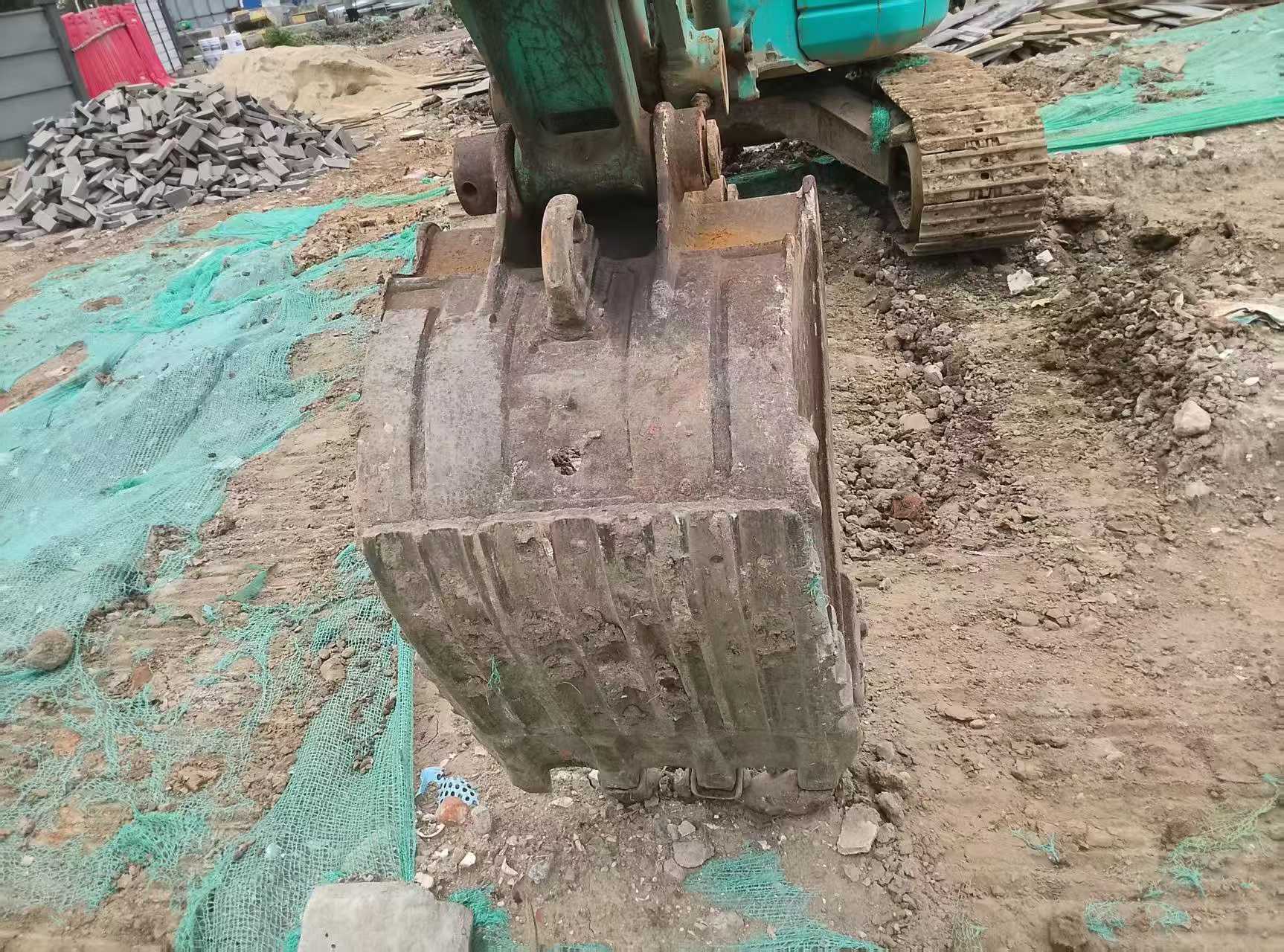 Buy Komatsu PC40-2 Used Excavator / 7 Buy Komatsu PC40-2 Used Excavator / 7