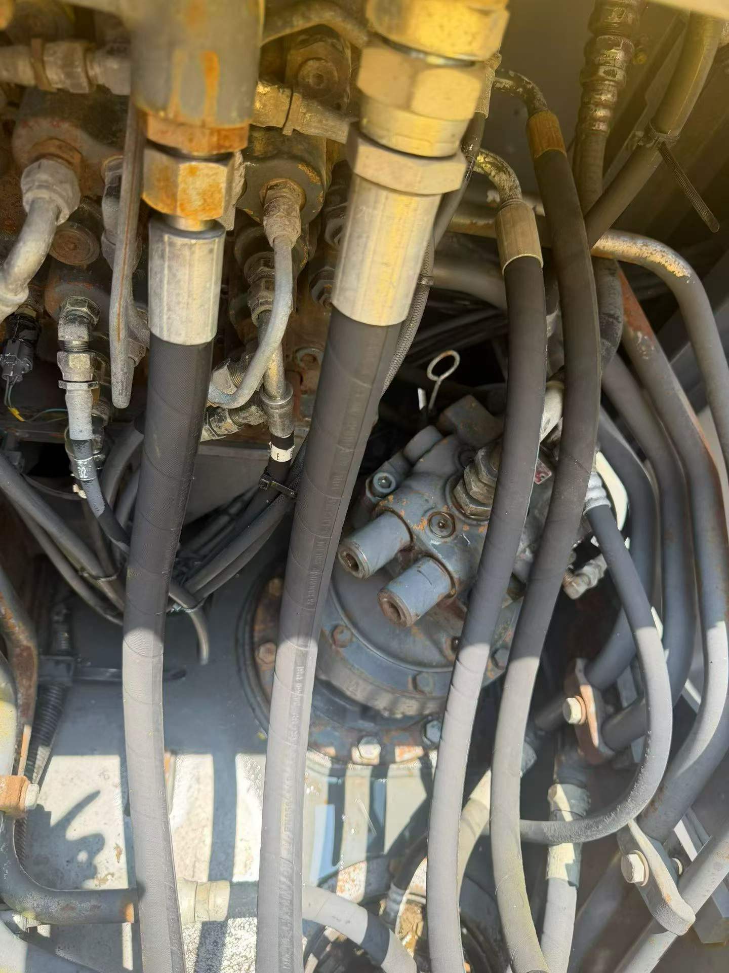 شراء حفارة Sumitomo SH120 مستعملة / 4