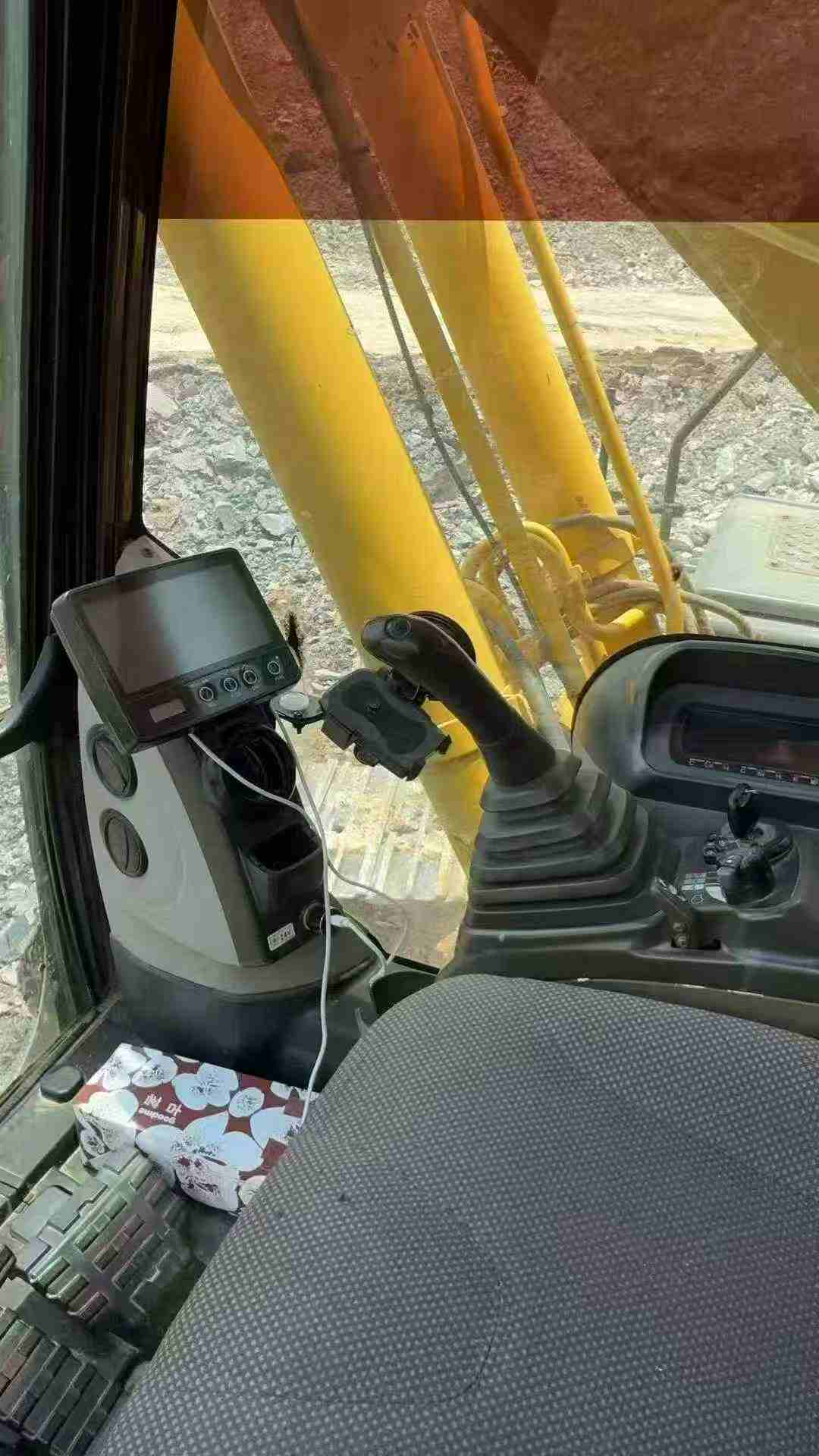شراء حفارة Sumitomo SH200-5 مستعملة / 3