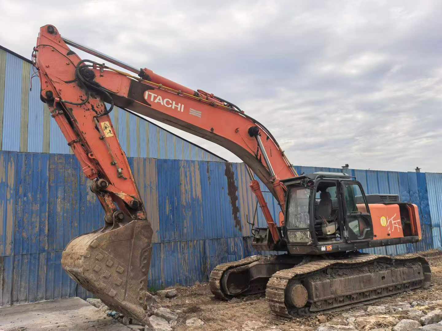 شراء حفارة Hitachi ZX470 مستعملة / 2