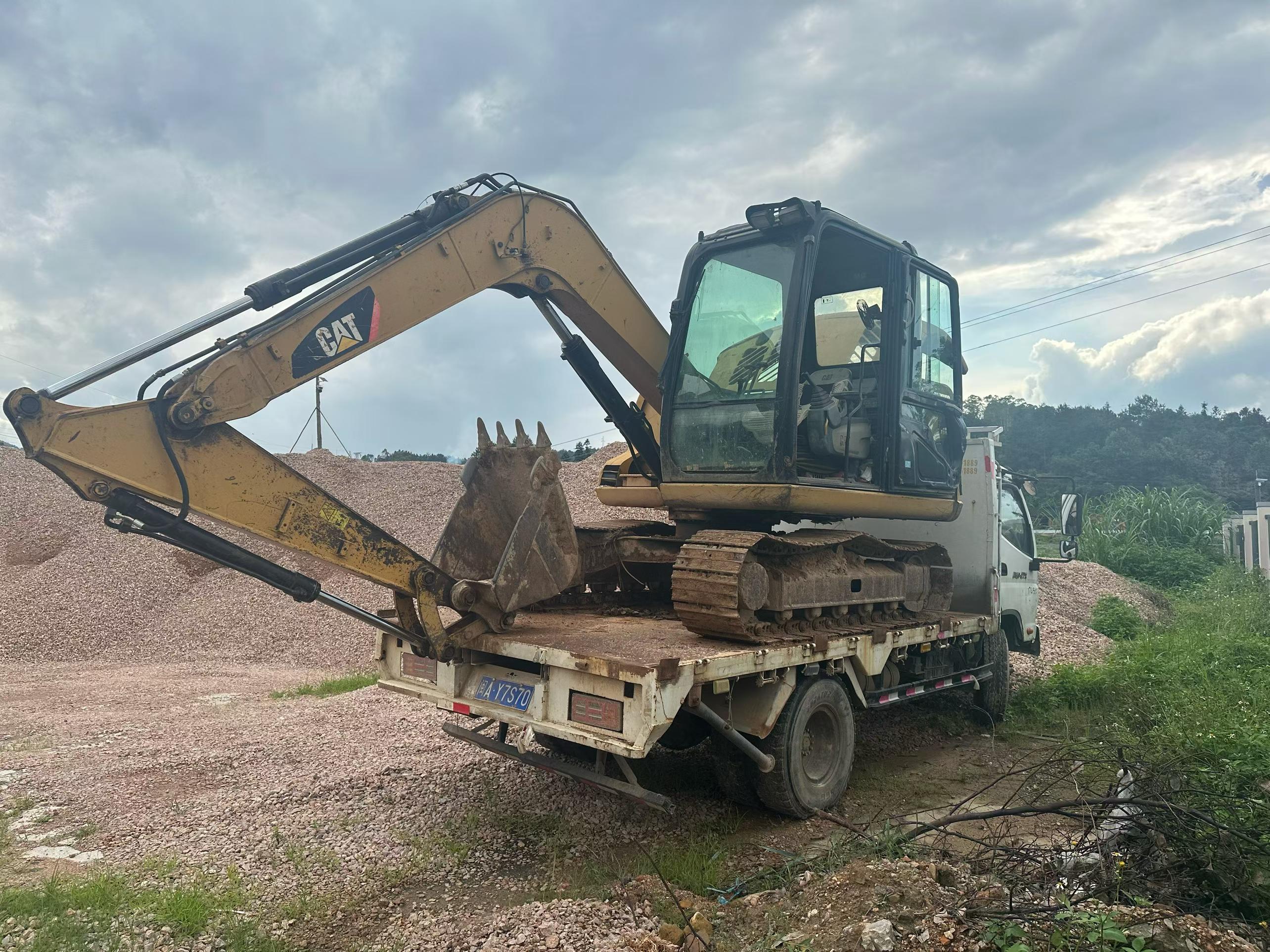 Buy Caterpillar 307B Used Excavator / 9 Buy Caterpillar 307B Used Excavator / 9