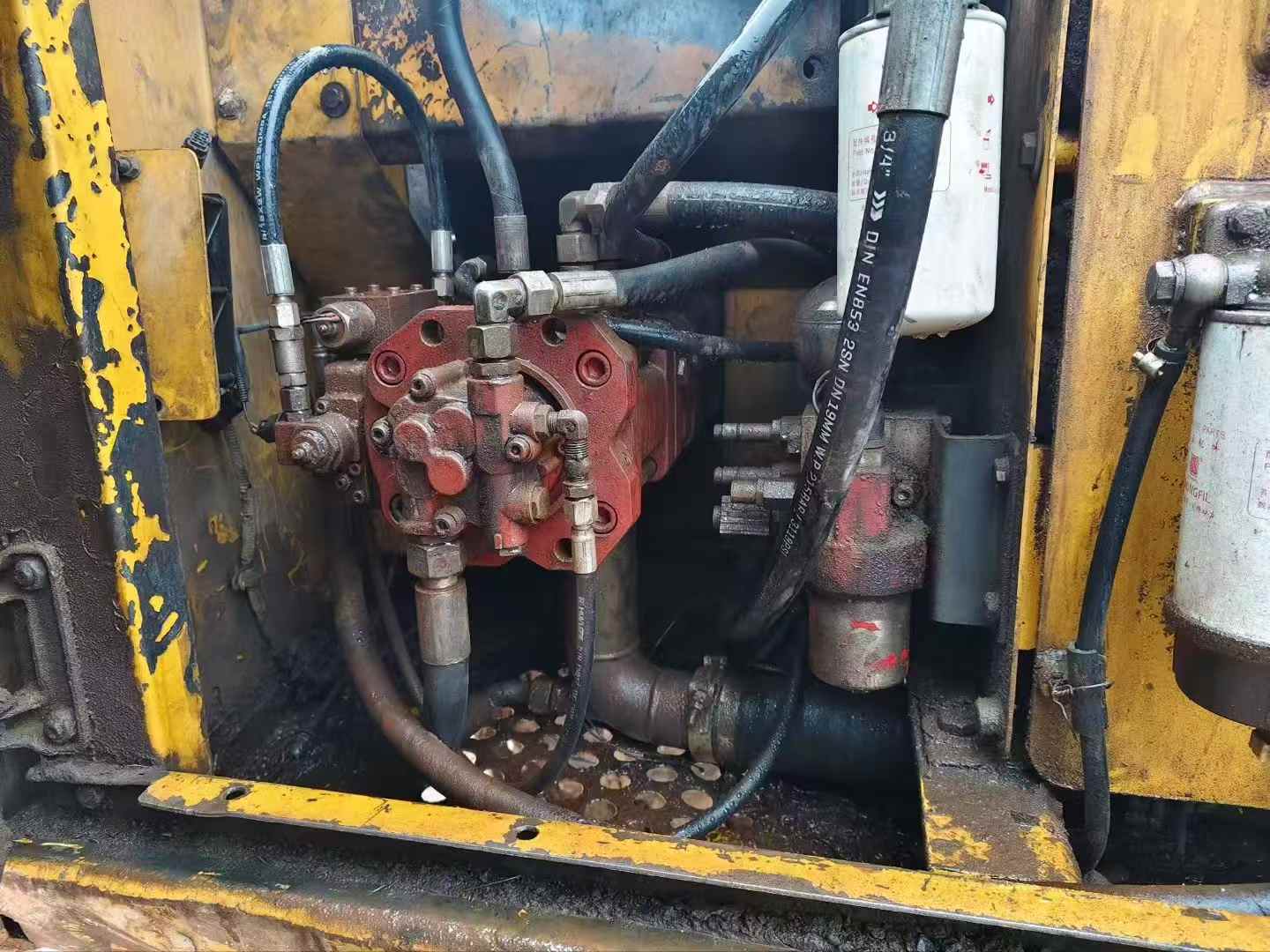 Купить Подержанный Экскаватор XCMG XE150 / 4