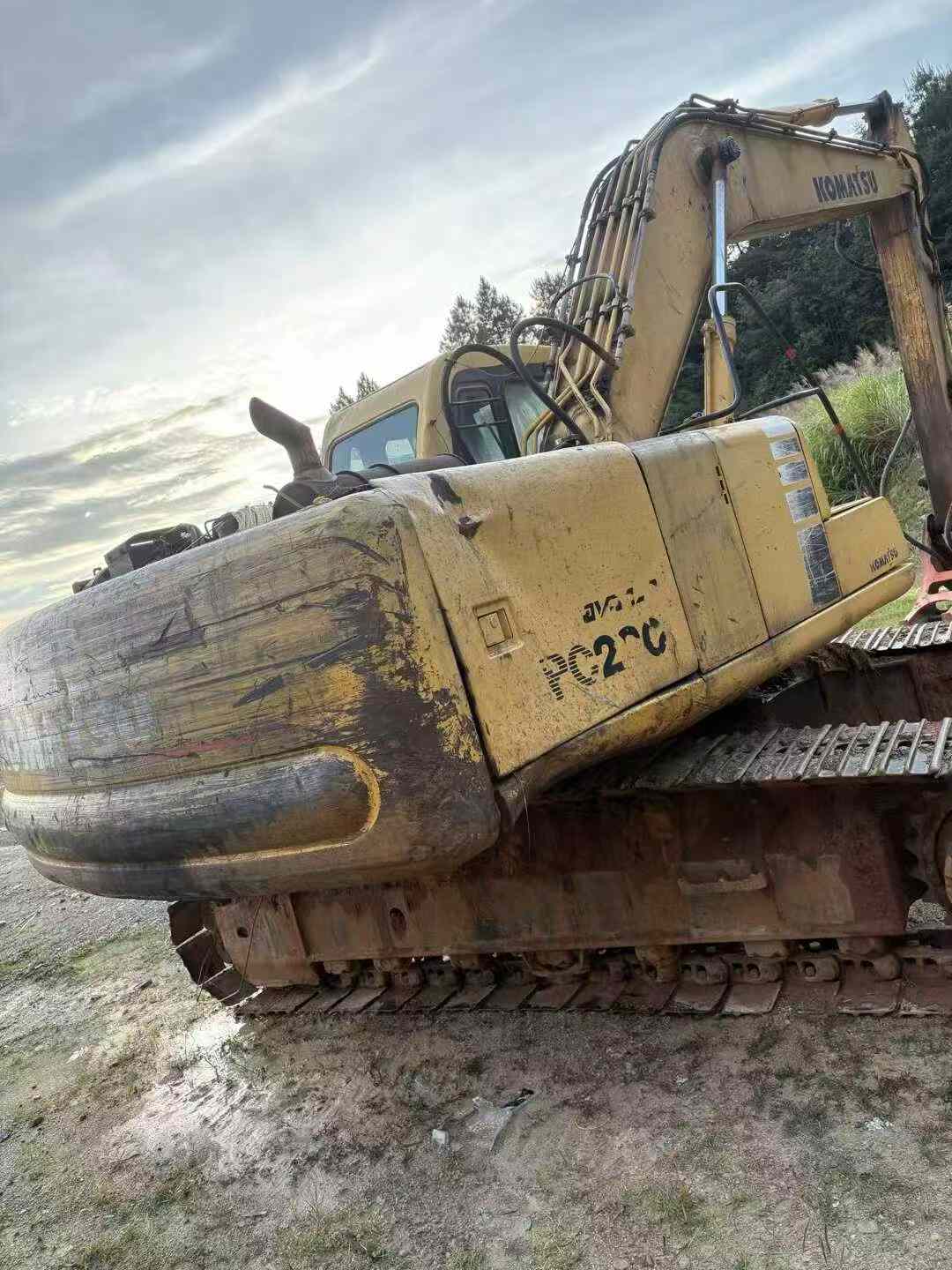 Buy Komatsu PC200 Used Excavator / 3