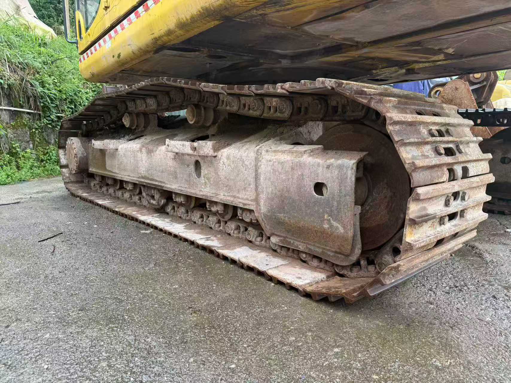 Buy Komatsu PC200 Used Excavator / 2