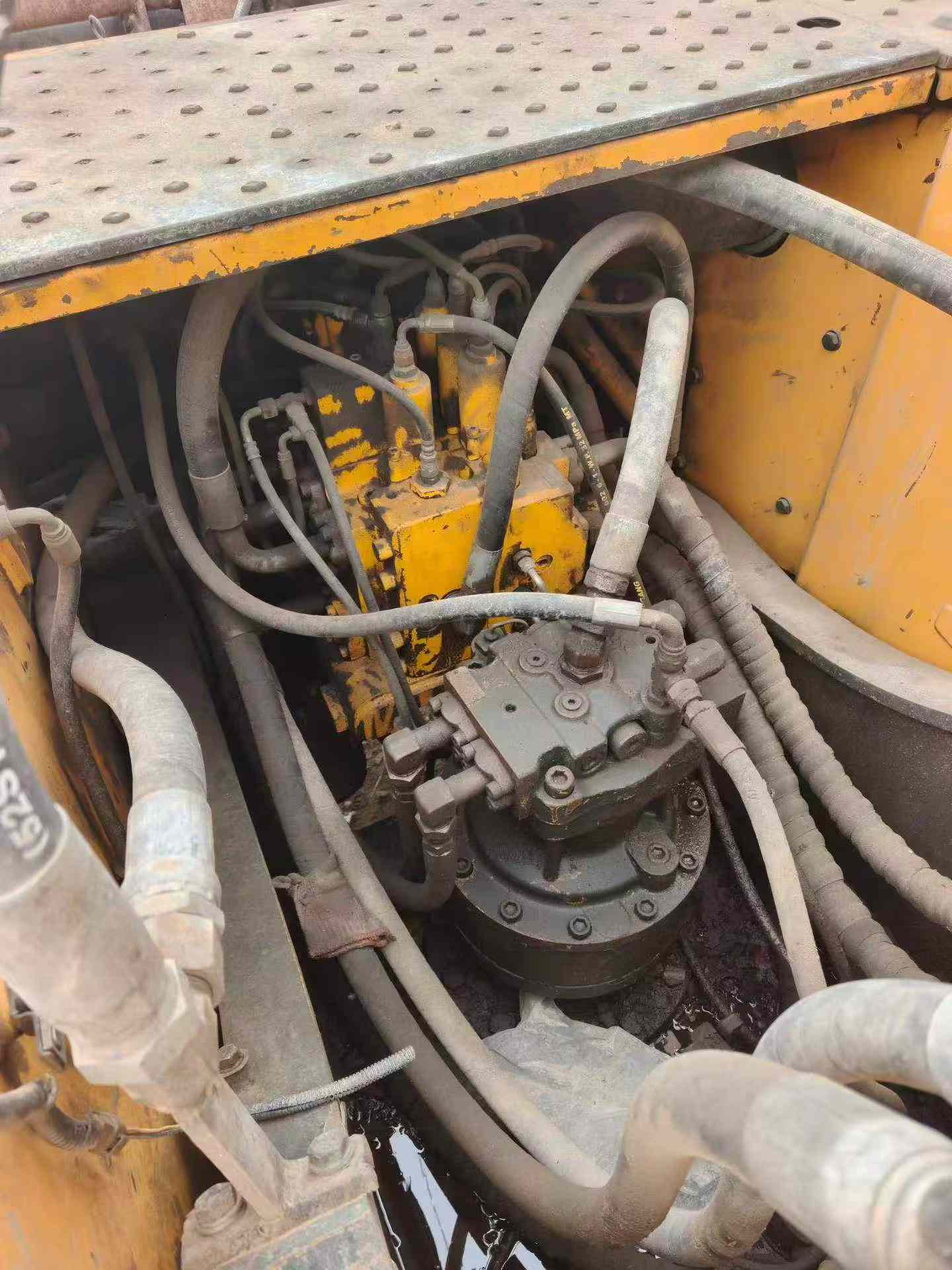 Compre Excavadora Hyundai R215-9 Usada / 3