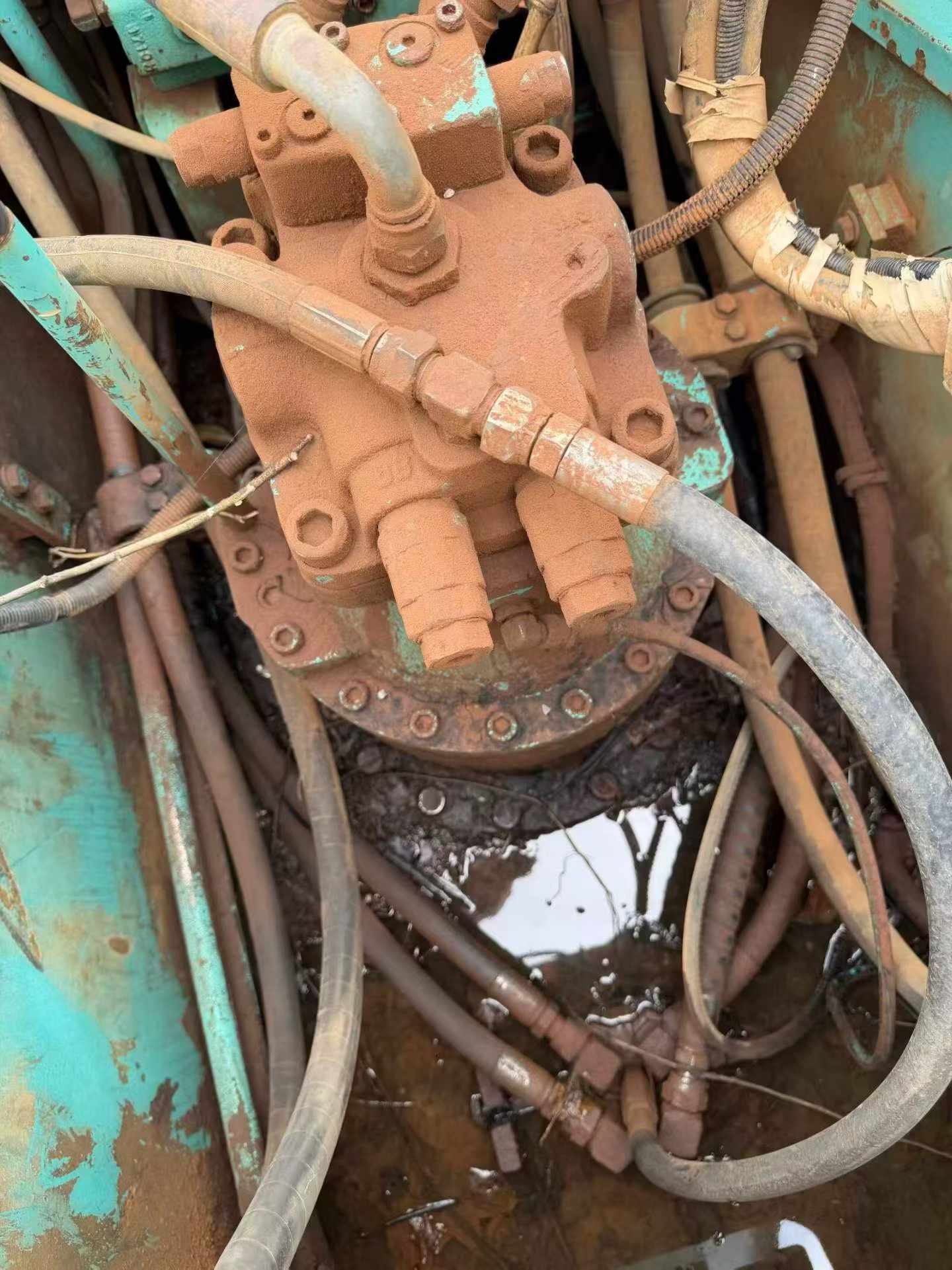 Buy Kobelco SK230-6E Used Excavator / 2 Buy Kobelco SK230-6E Used Excavator / 2