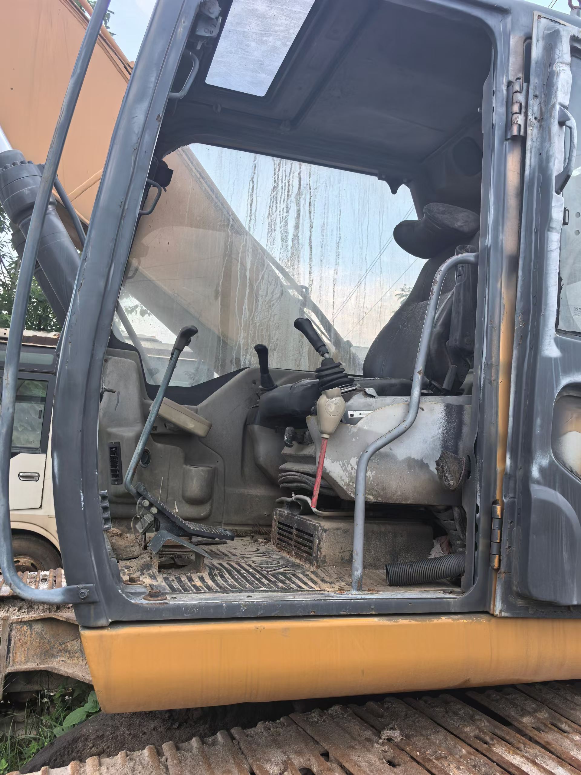 Compre Excavadora XCMG XE250 Usada / 3 Compre Excavadora XCMG XE250 Usada / 3